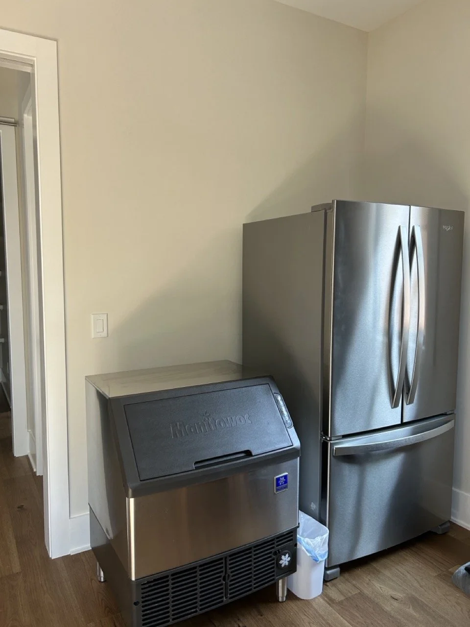 Ice Machine and Fridge