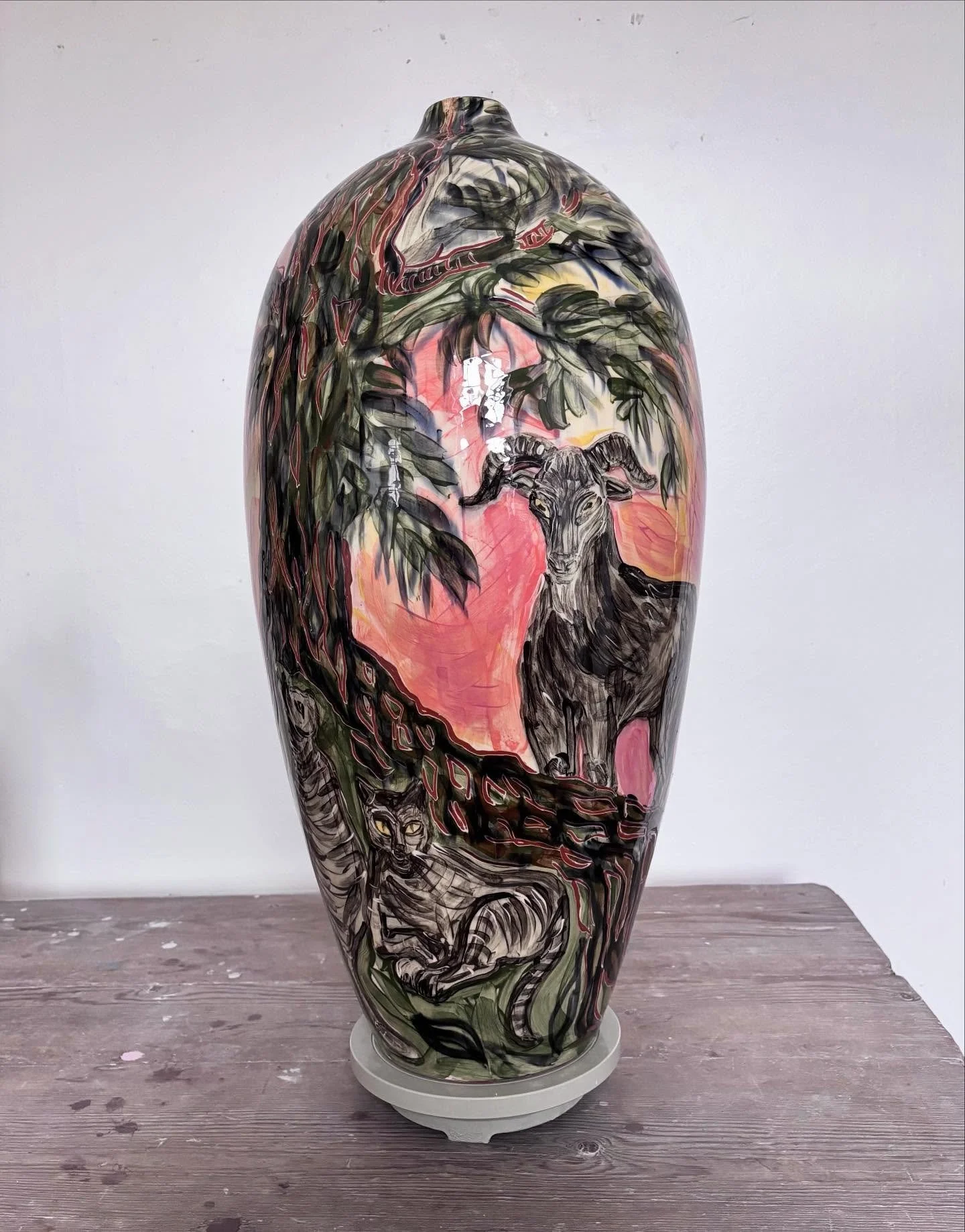 Geden pg andre dyr #hornb&aelig;kkrukken #ged#ceramics #ceramicart #lert&oslash;j #begittemaleri #keramiskkunst #clayarts