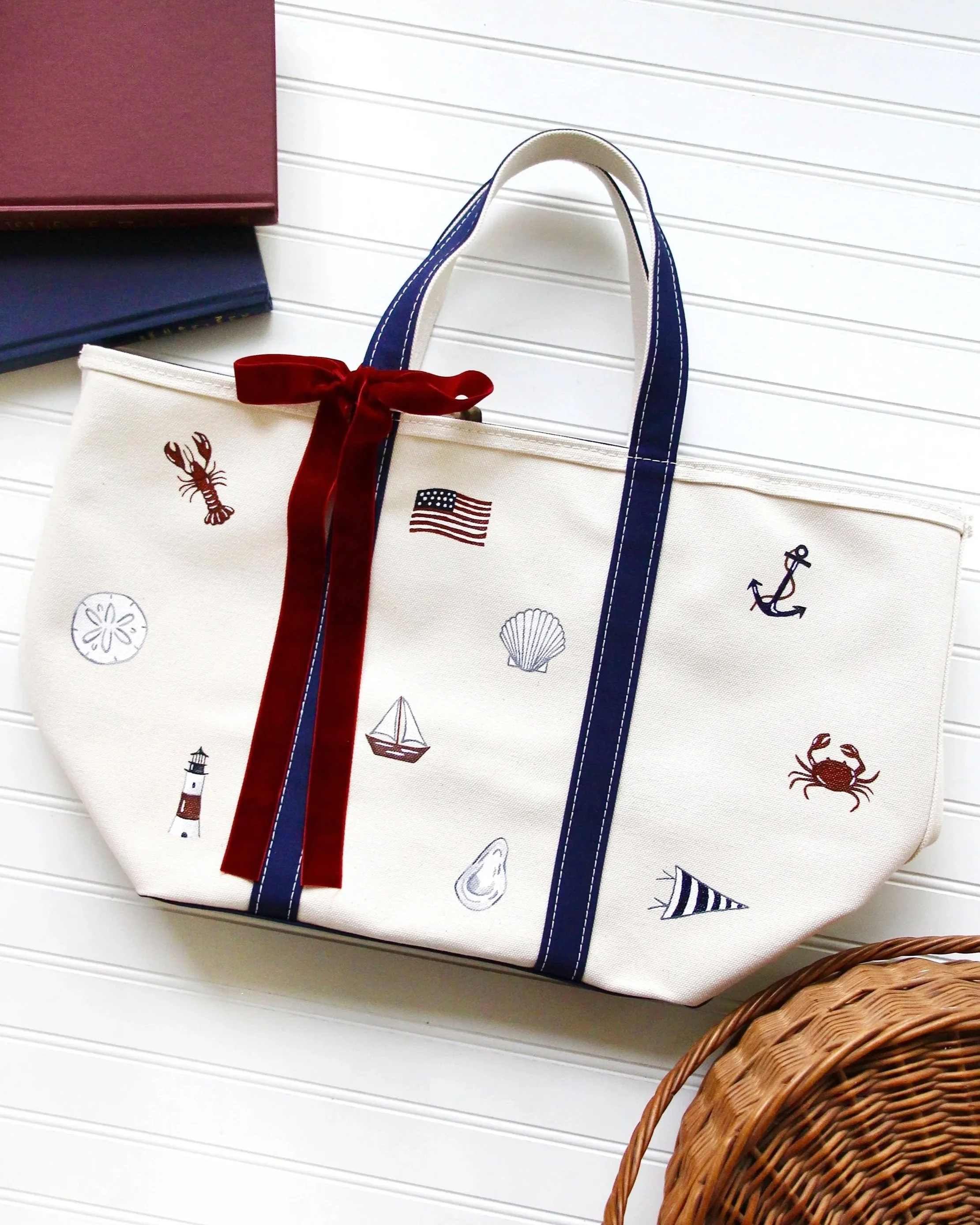 Coastal Icon Large Zip Tote