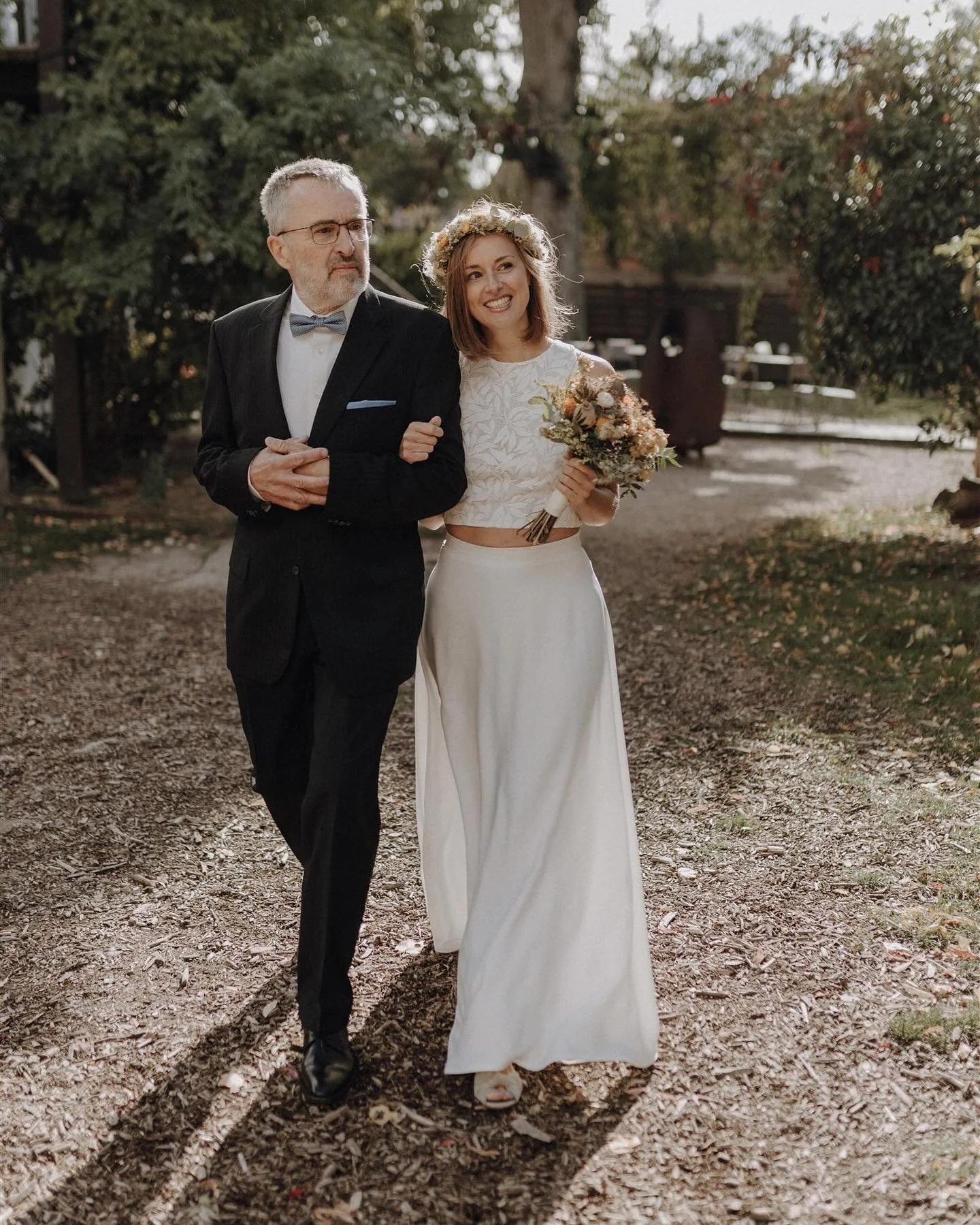 #undwenndulachst ::: K&amp;R 🖤 /// Vor 2 Wochen hatte ich die letzte l&auml;ngere Hochzeitsbegleitung f&uuml;r dieses Jahr, in der f&uuml;r mich sch&ouml;nsten Hochzeitslocation in Brandenburg: das @hausambauernsee ! 🥰 ich mag ihn sehr, diesen abge