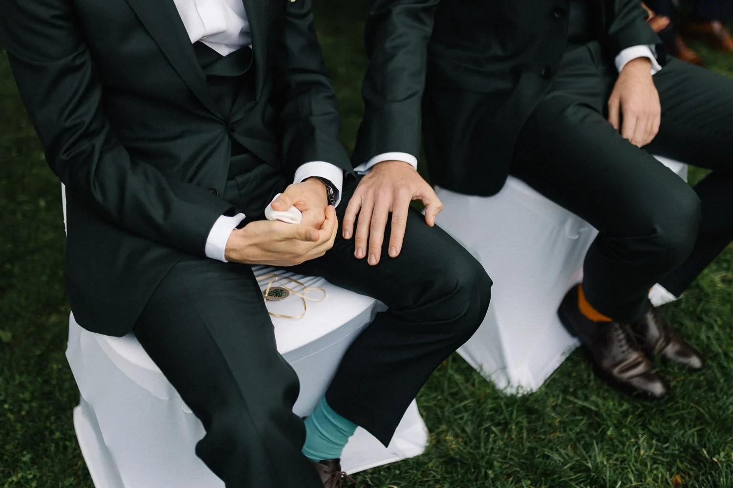 Detailaufnahme LGBTQ Couple Hochzeit Hände