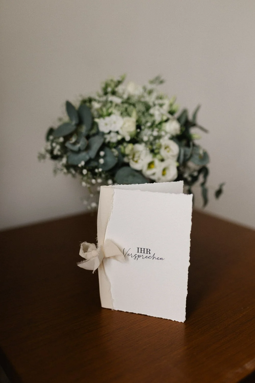 Blumenstrauß und Karte