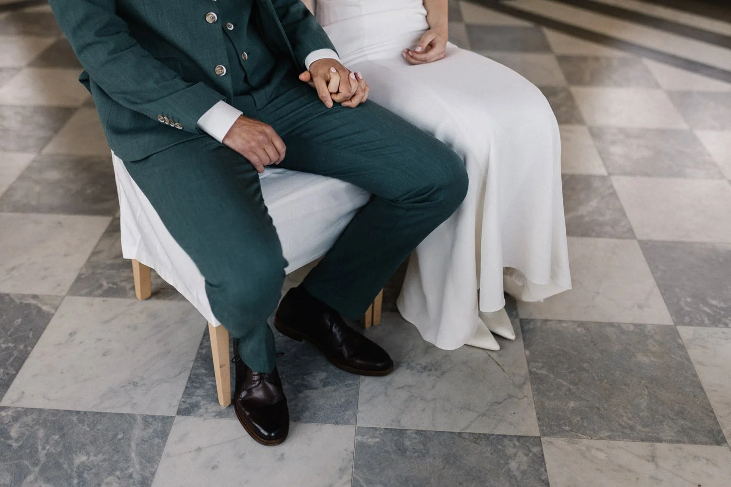 Detailfoto Brautpaar Beine