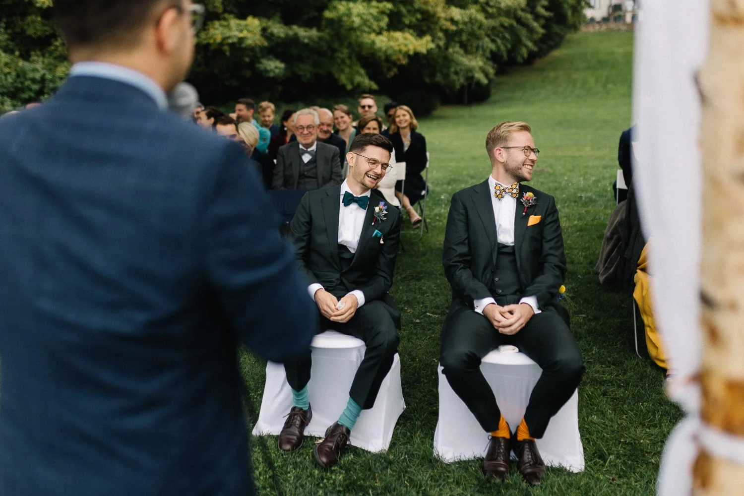 LGBTQ Trauung in Garten von Villa Blumenfisch, Hochzeitsfotograf Potsdam