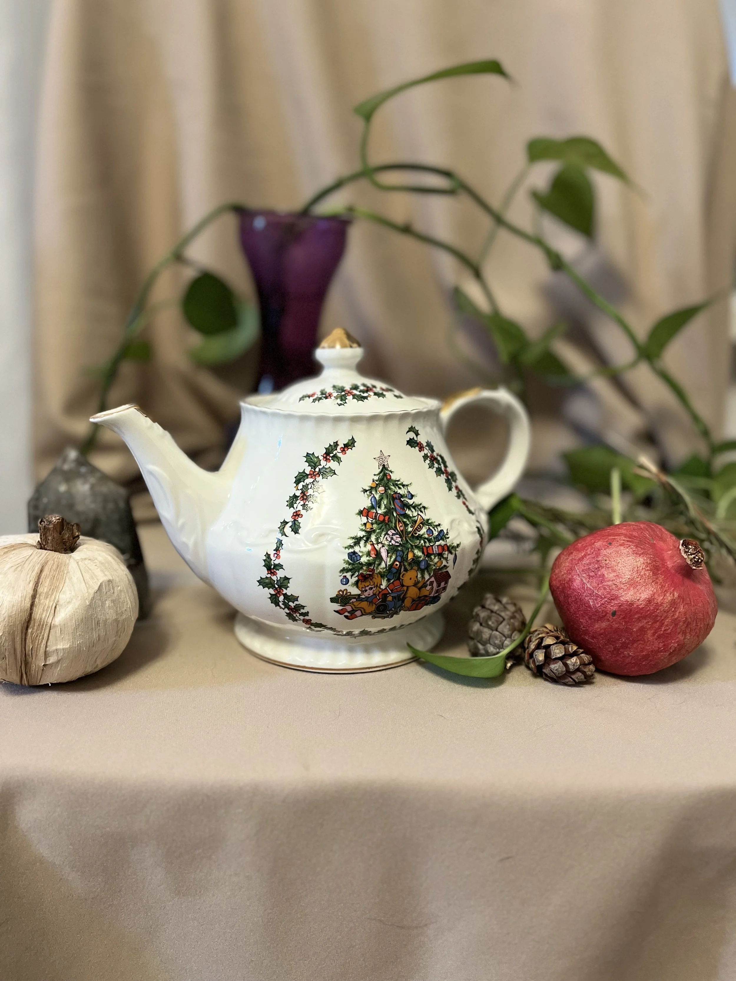 Vintage Christmas Musical Teapot