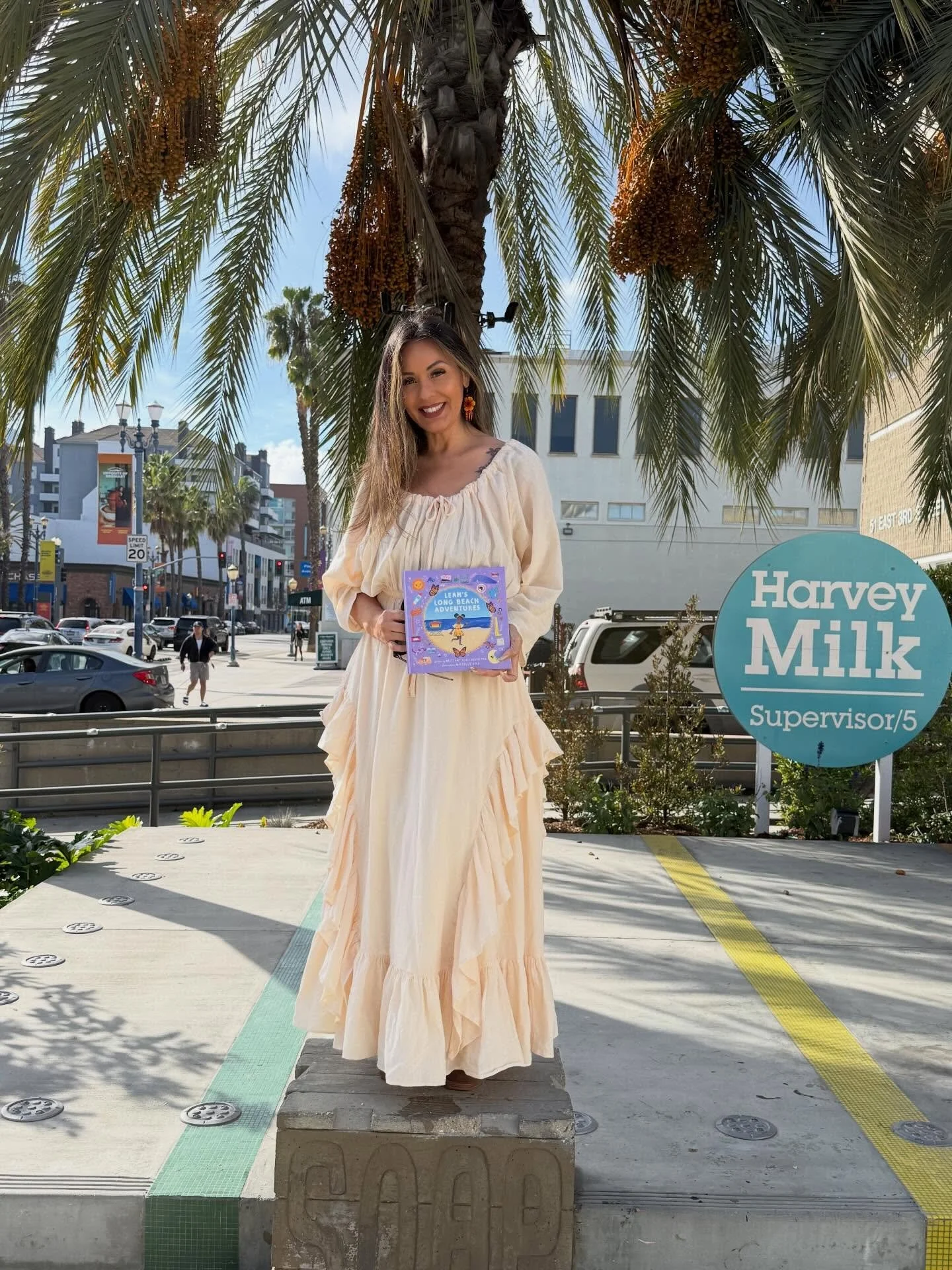 🌸 Hermosa Herlinda 🌸 

When I wrote my first draft of this book, I met up with my good friend and Long Beach community advocate @herlinda_lbc to tell her about my new project. She was so incredibly positive and encouraging and loved the idea of a c