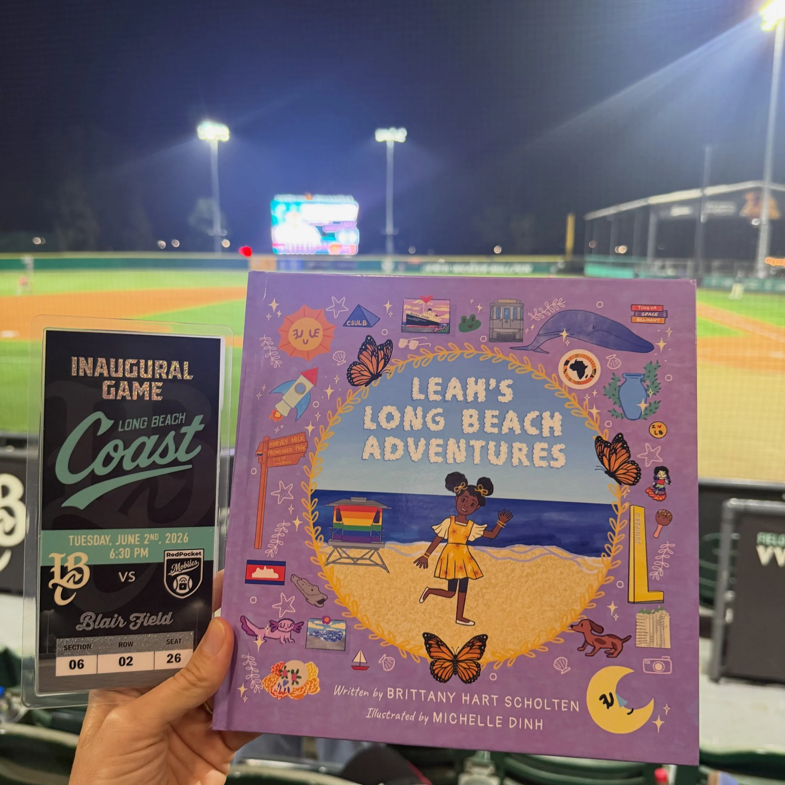I just couldn&rsquo;t resist bringing Leah to the inaugural @lbcoastbaseball game ⚾️ 

🌊 Leah and her family are undeniably huge fans of all things Long Beach, and what&rsquo;s better than a baseball game where you can root for your city?! 

It is s