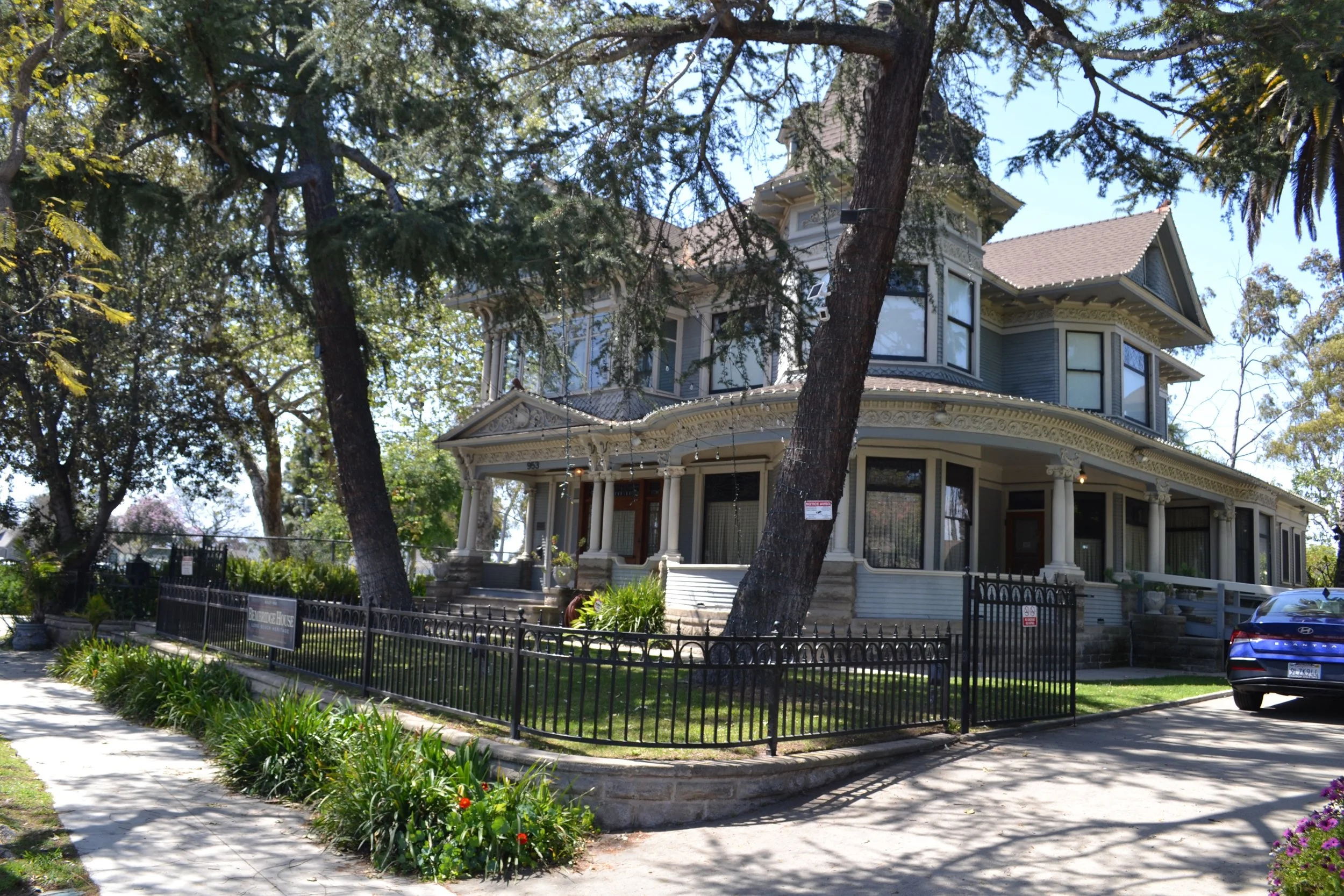 I&rsquo;ll be reading Leah&rsquo;s Long Beach Adventures at the historic @thebembridgehouse tomorrow at 11am. 

Come by, listen to the story, enjoy a complimentary hot dog lunch, enjoy some Long Beach themed coloring sheets and the view of a gorgeous