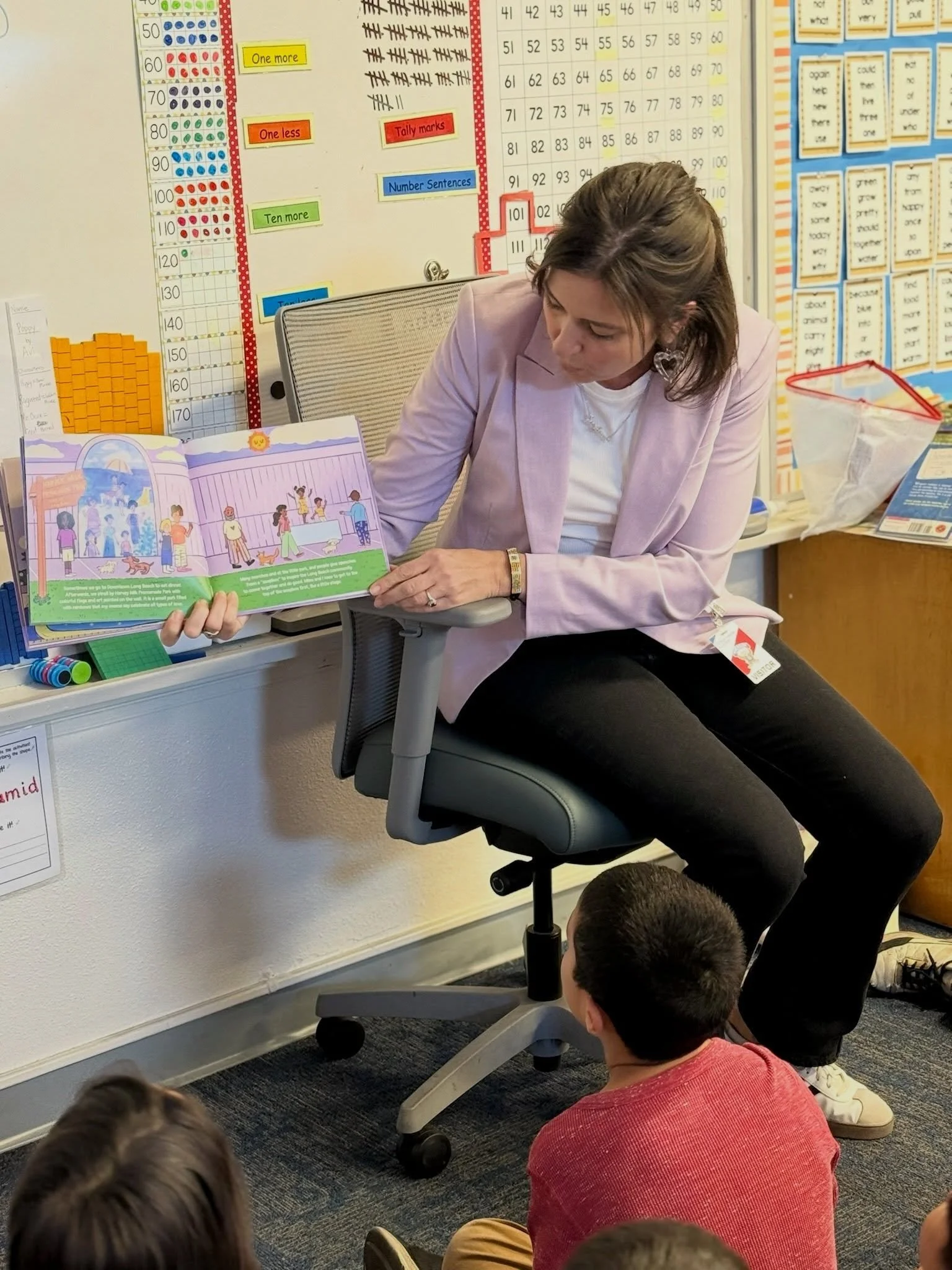 Wow 🤩 it&rsquo;s been 6 months since Leah&rsquo;s Long Beach Adventures came out. I have been so fortunate to be able to share this book with Long Beach community!

Some Highlights:
☀️Reading it at 2 schools in @longbeachusd 
☀️Reading to children a