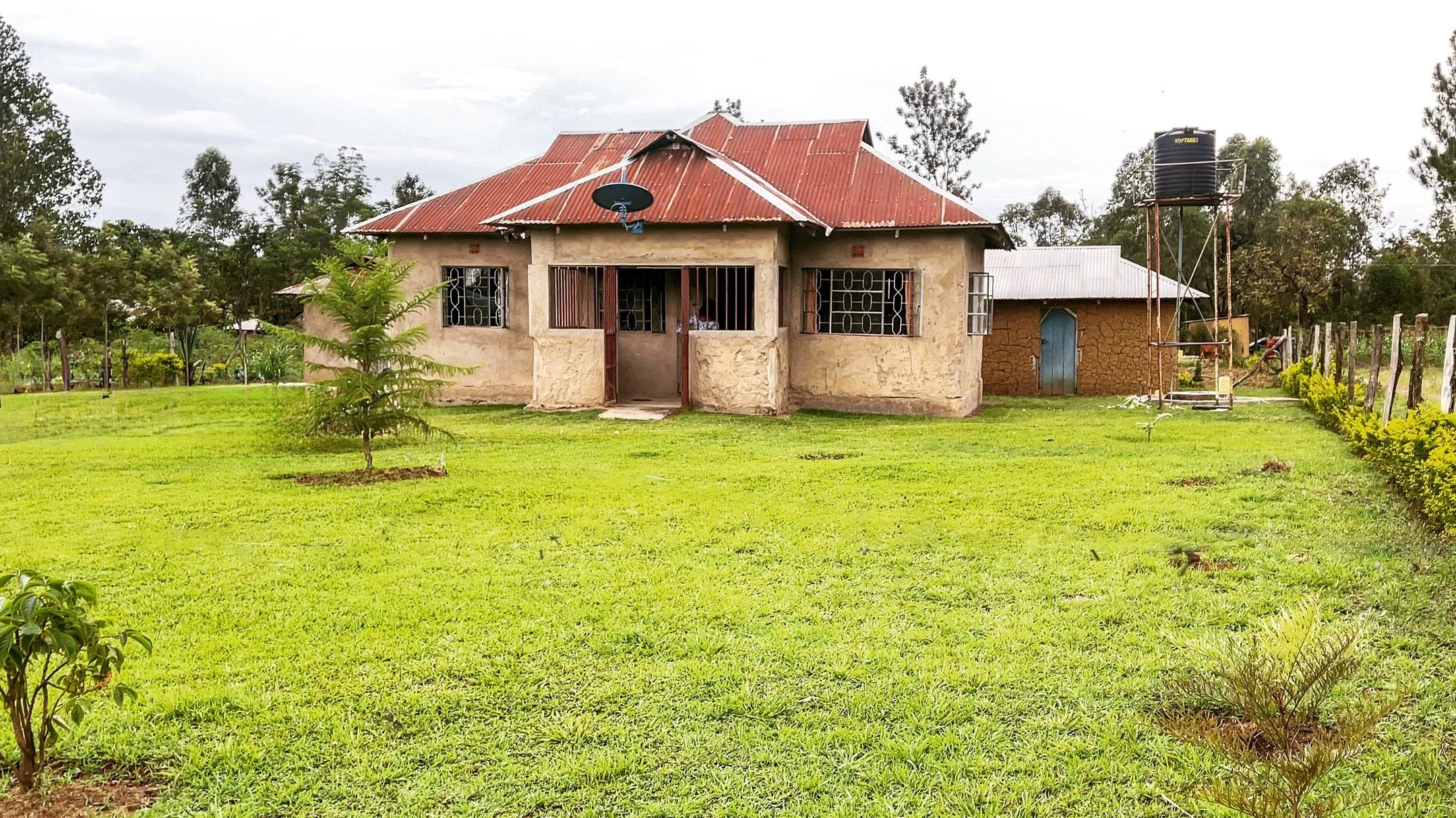 We are excited to share the property we secured in October 2024 to begin progress toward our vision of uniting the Busia regions of Kenya and Uganda toward self-sustaining agricultural resources, a low-cost health clinic, and a centralized prayer cen