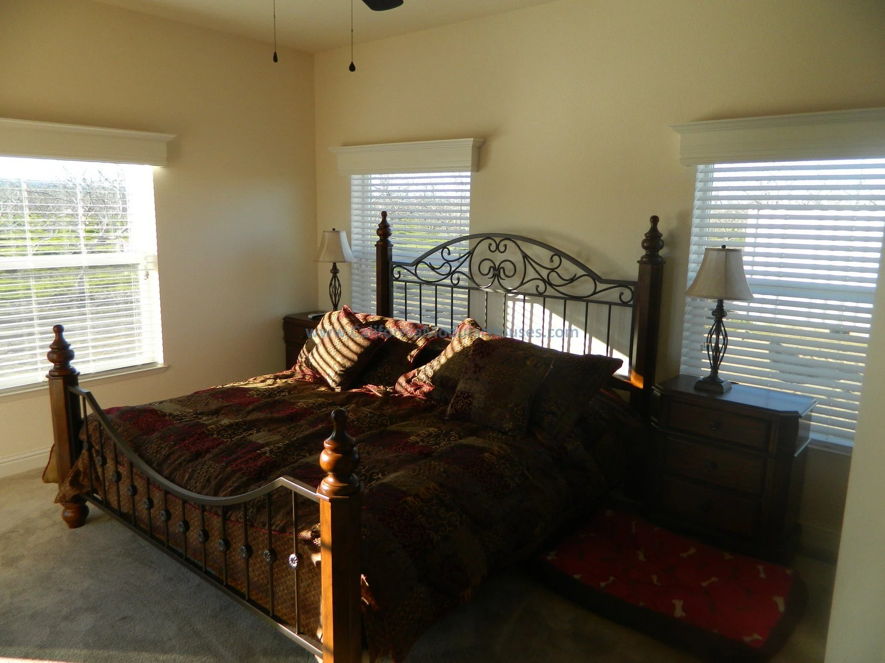 The_Gustine_00028.jpg