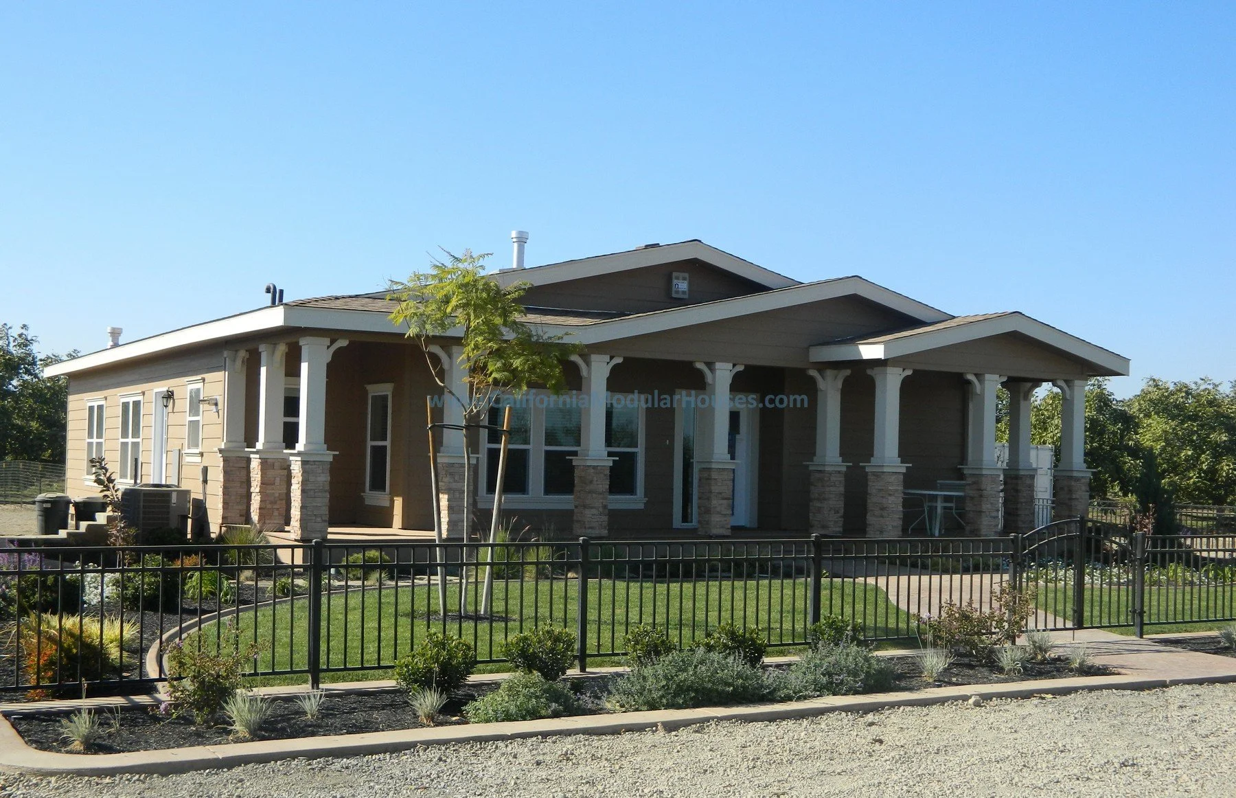 The_Gustine_00004.jpg