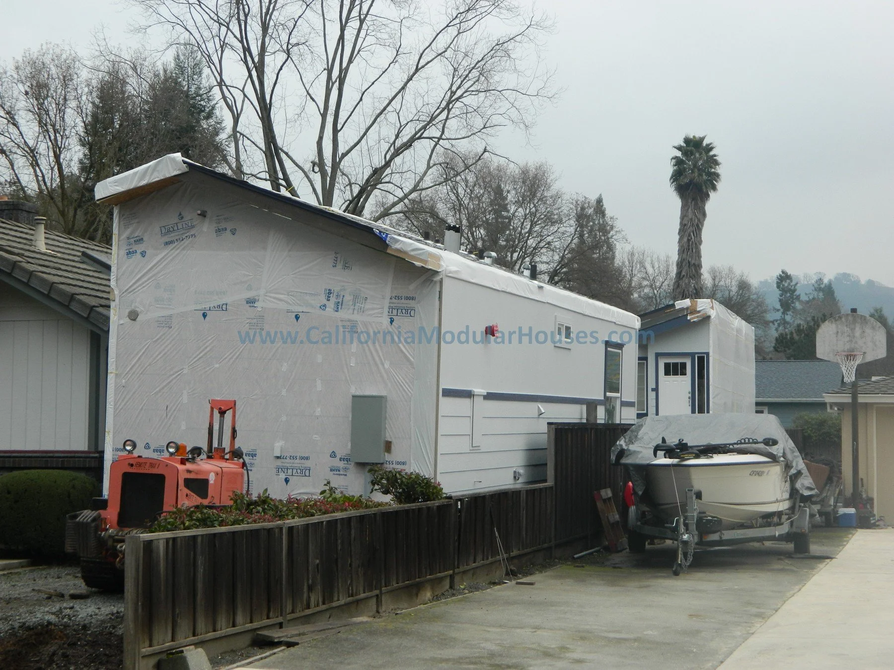 This shows how the delivery of a prefab modular home.  This shows why the Modular Feasibility Study is critical before getting to far in the process to make sure the home is deliverable.  Prefab Modular ADU.  