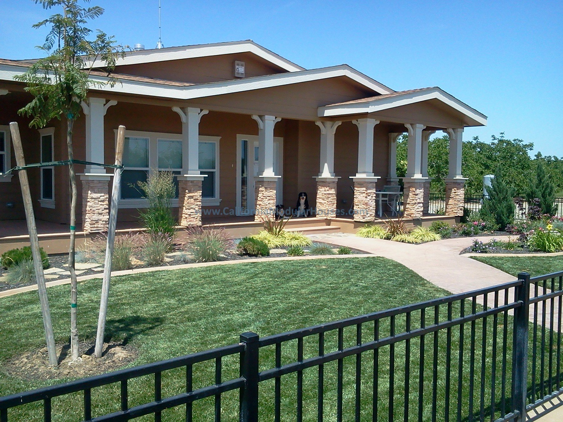 The_Gustine_00011.jpg