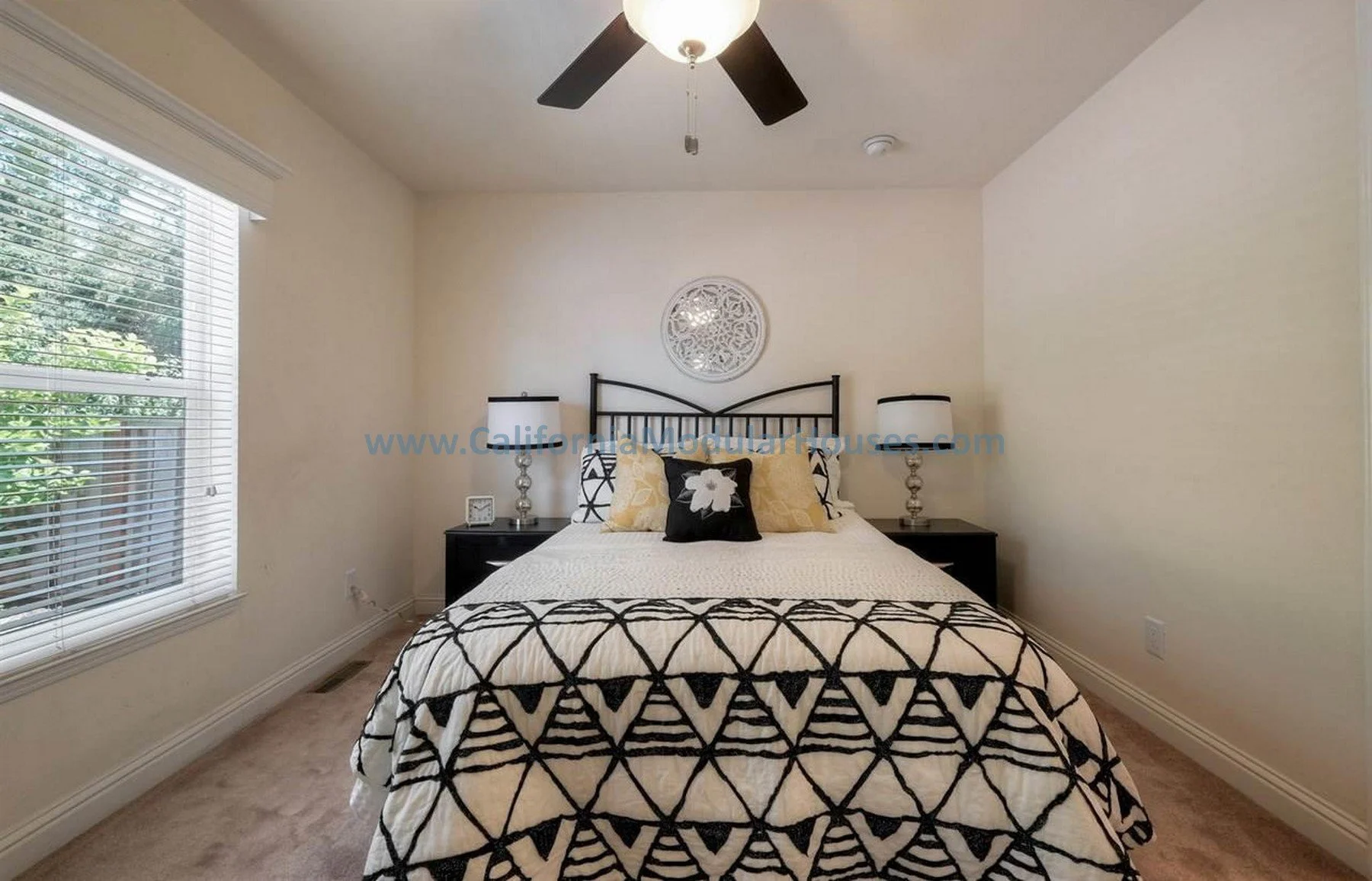 The Teal Modular ADU bedroom.  Modular Homes.  Modulars for Martinez, Contra Costa County, CA.  Pre-fabricated homes.  Prefab ADU models.  California prefab ADU. Modular.  Prefab Accessory Dwelling Unit. California.  