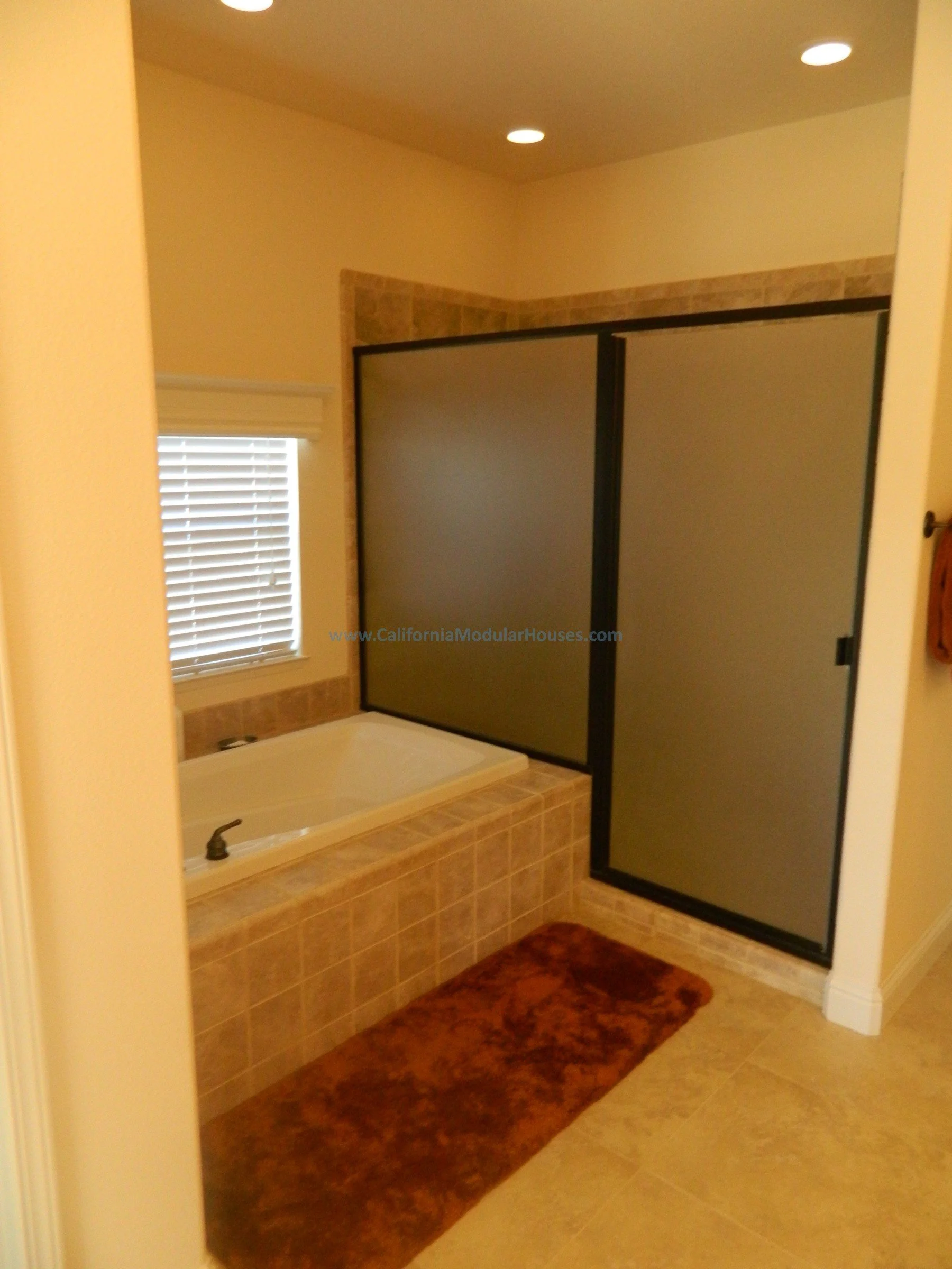 The_Gustine_00035.jpg