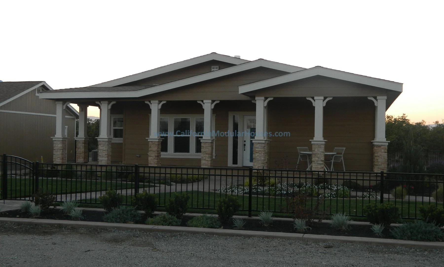 The_Gustine_00008.jpg