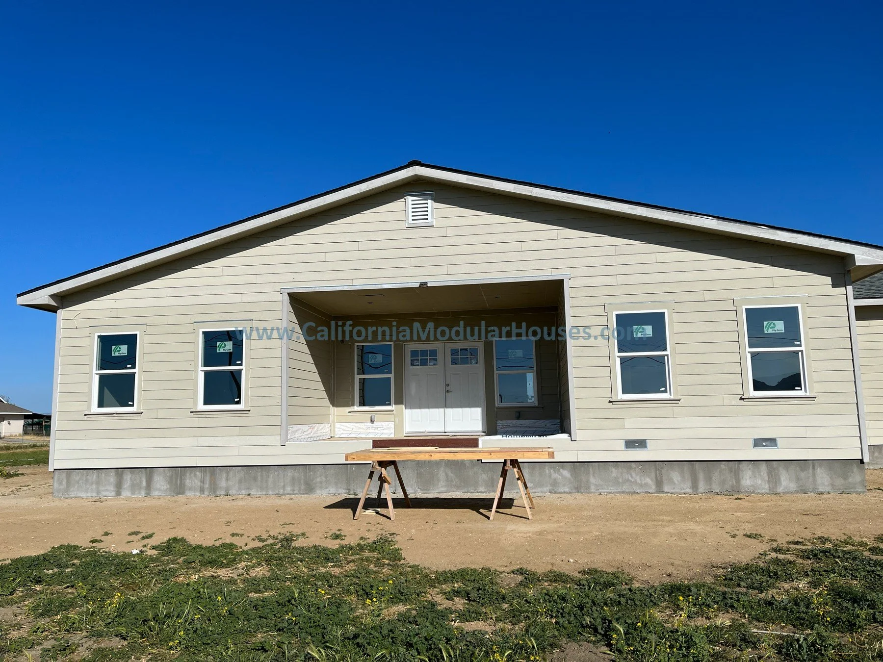 Ranch style modular home that has 3 bedrooms and 2 bathrooms California modular modulars CA prefab exterior image C
