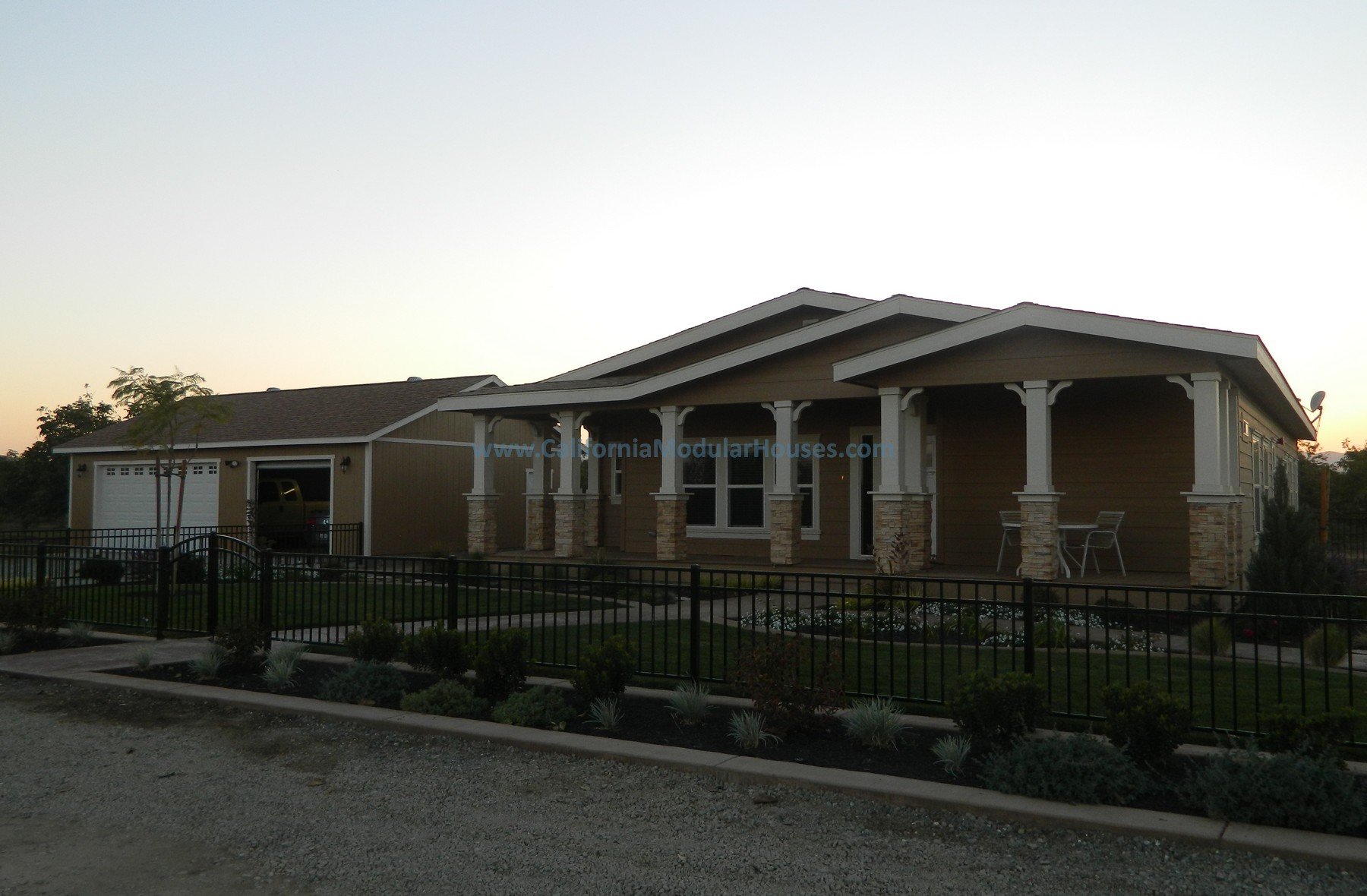 The_Gustine_00006.jpg