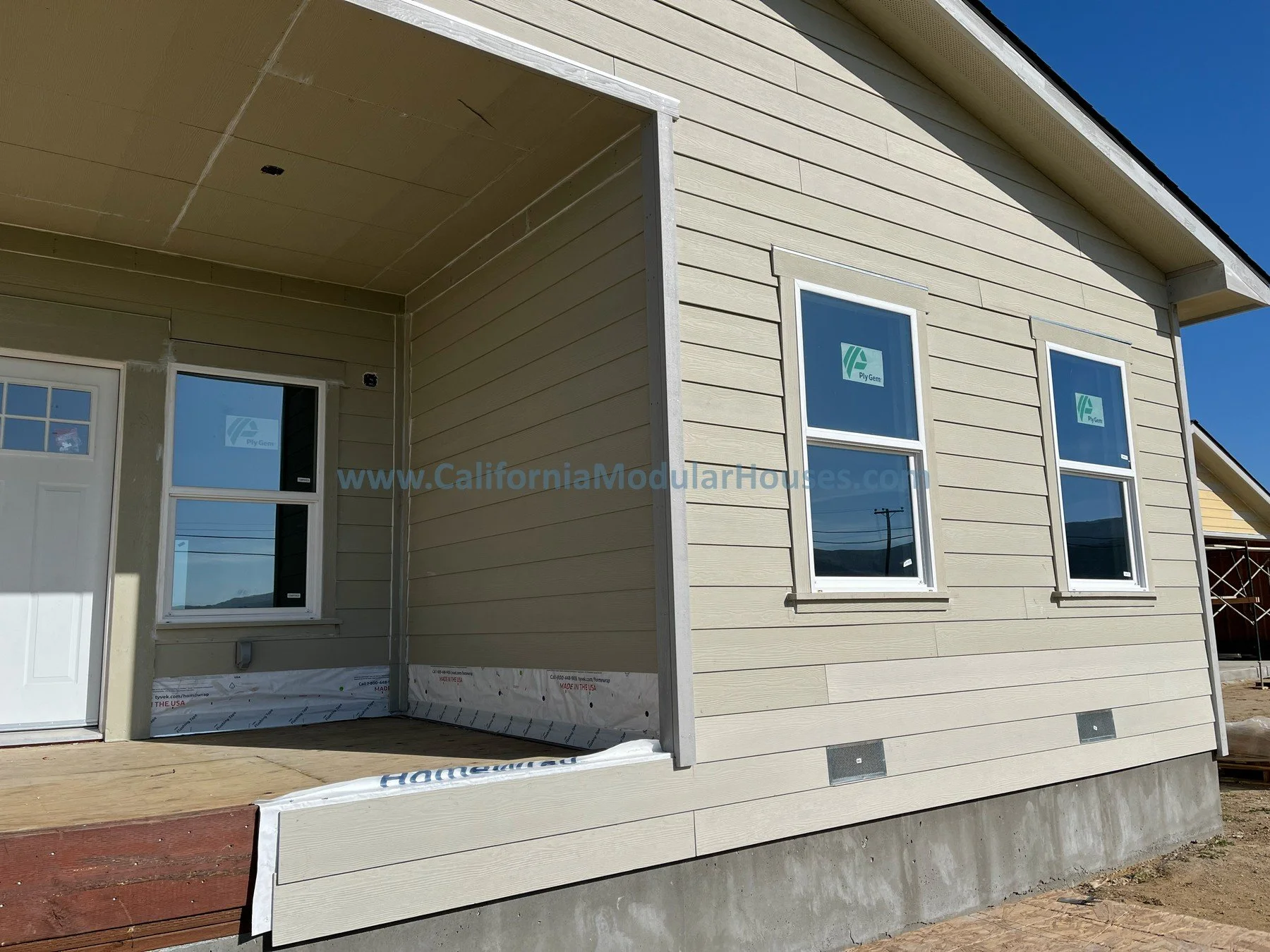 Ranch style modular home that has 3 bedrooms and 2 bathrooms California modular modulars CA prefab exterior image H