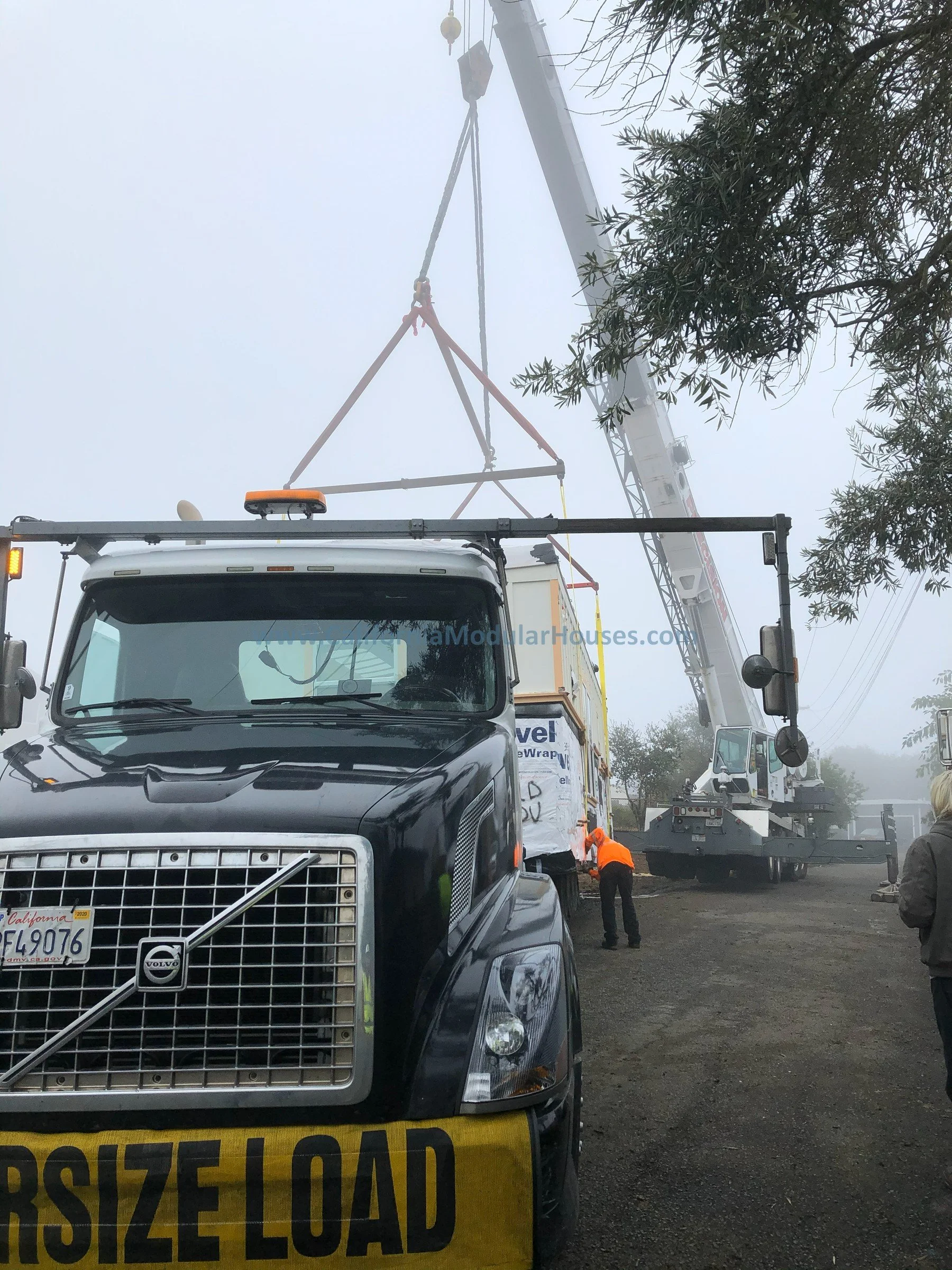 The on-site construction and crane set of this modular home and the ADU by the project general contractor.  The Accessory Dwelling Unit and house were built in Contra Costa County, CA.