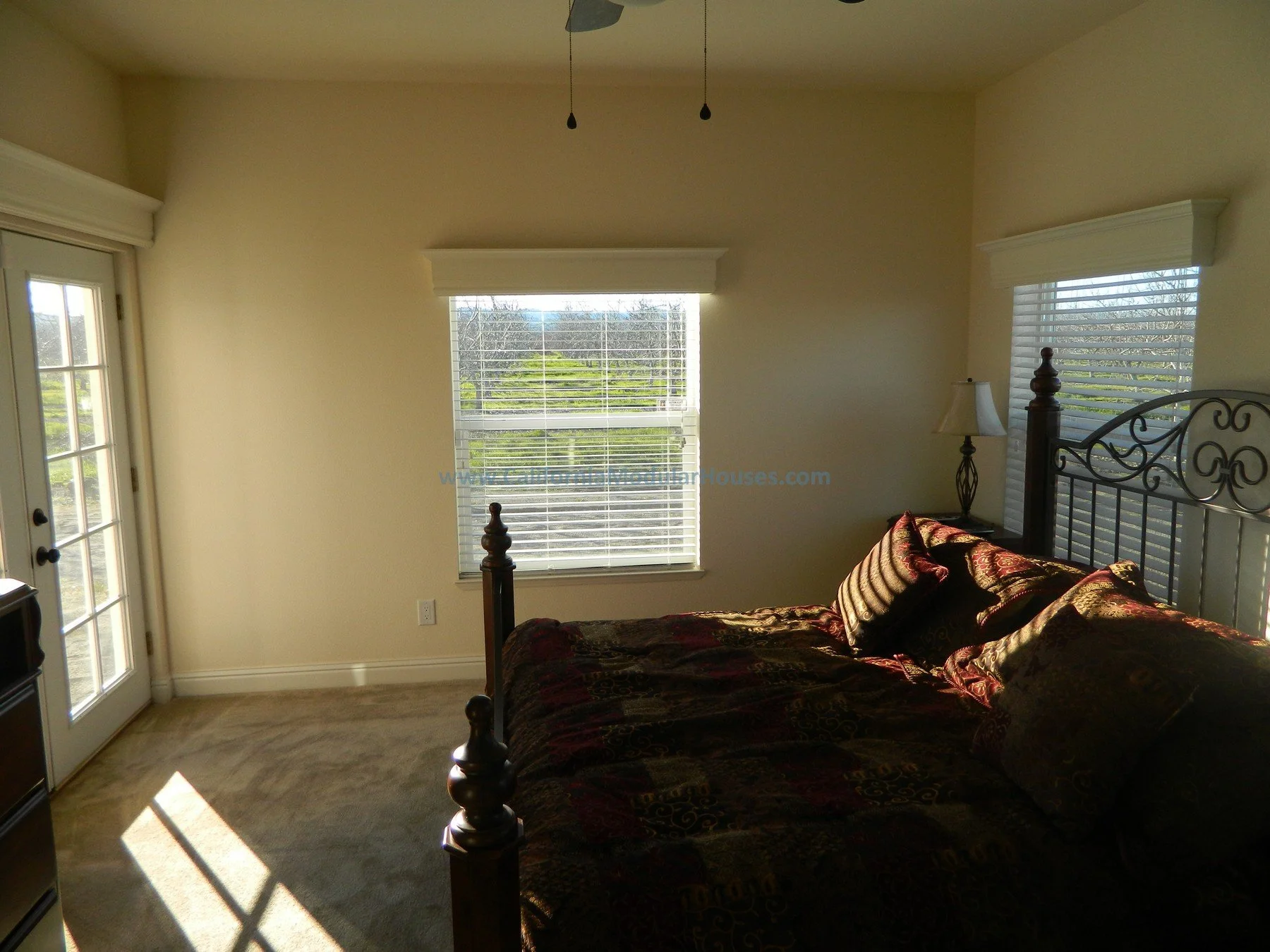 The_Gustine_00040.jpg