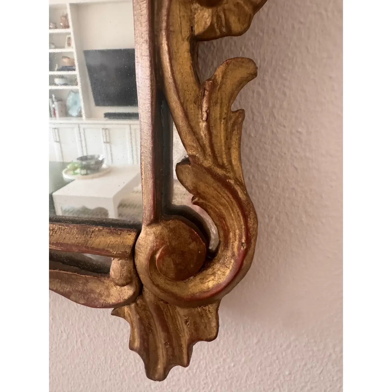 antique-italian-rococo-giltwood-mirror-carved-scroll-and-acanthus-crest-7002.webp