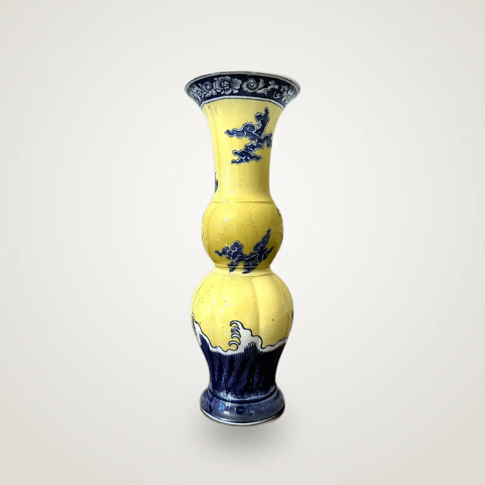 antique-wedgwood-yellow-ground-dragon-triple-gourd-vase-1982-richard-dennis-exhibition-provenance-9066.webp