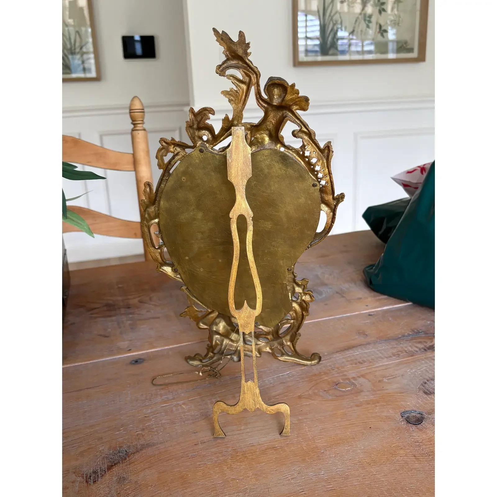 antique-french-rococo-gilt-bronze-vanity-mirror-with-cherubs-1828.webp