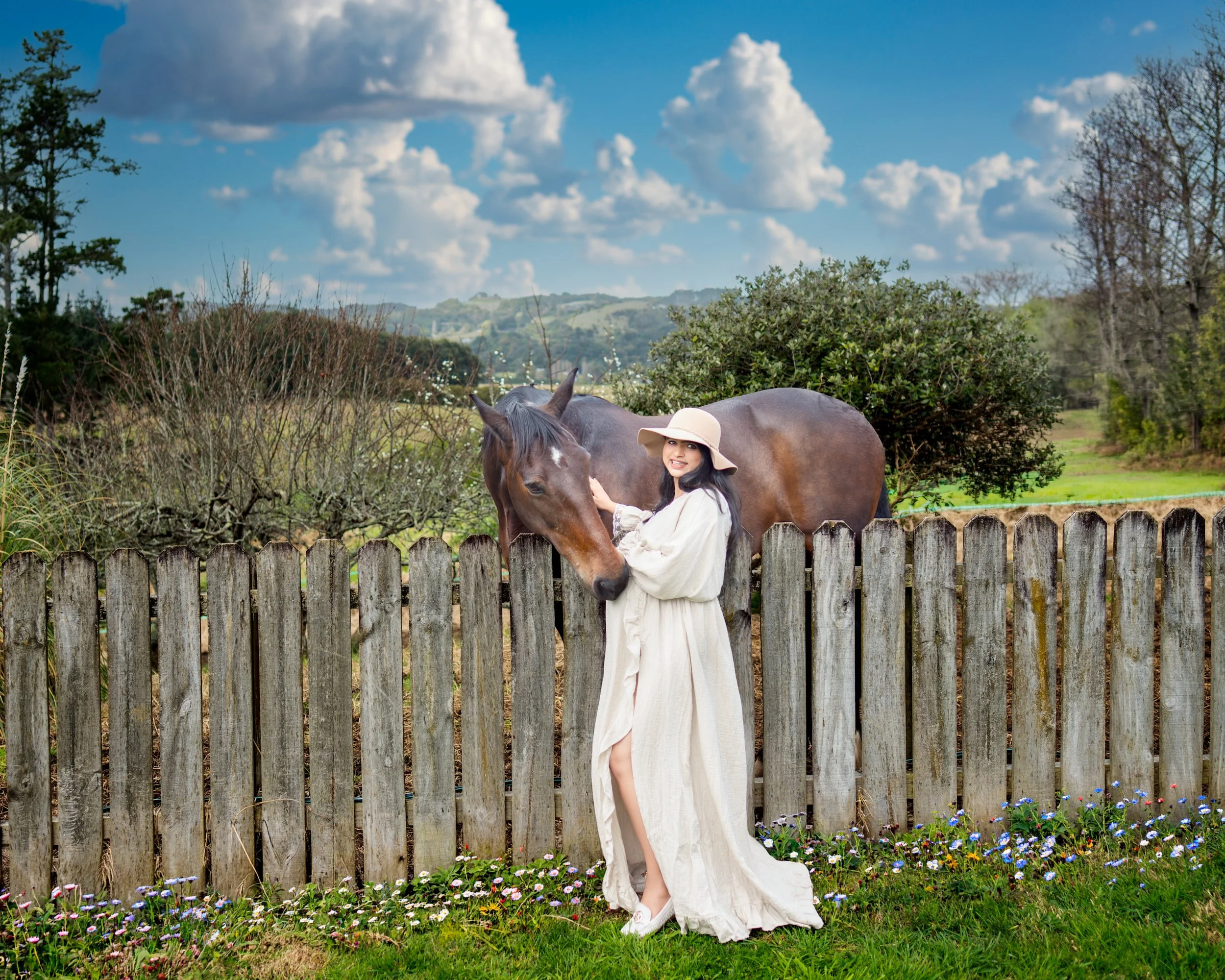 Relaxed outdoor maternity photography with an expecting mother and horse in a rural South Auckland setting, South Auckland studio, photographed by Racheal Trail Photography