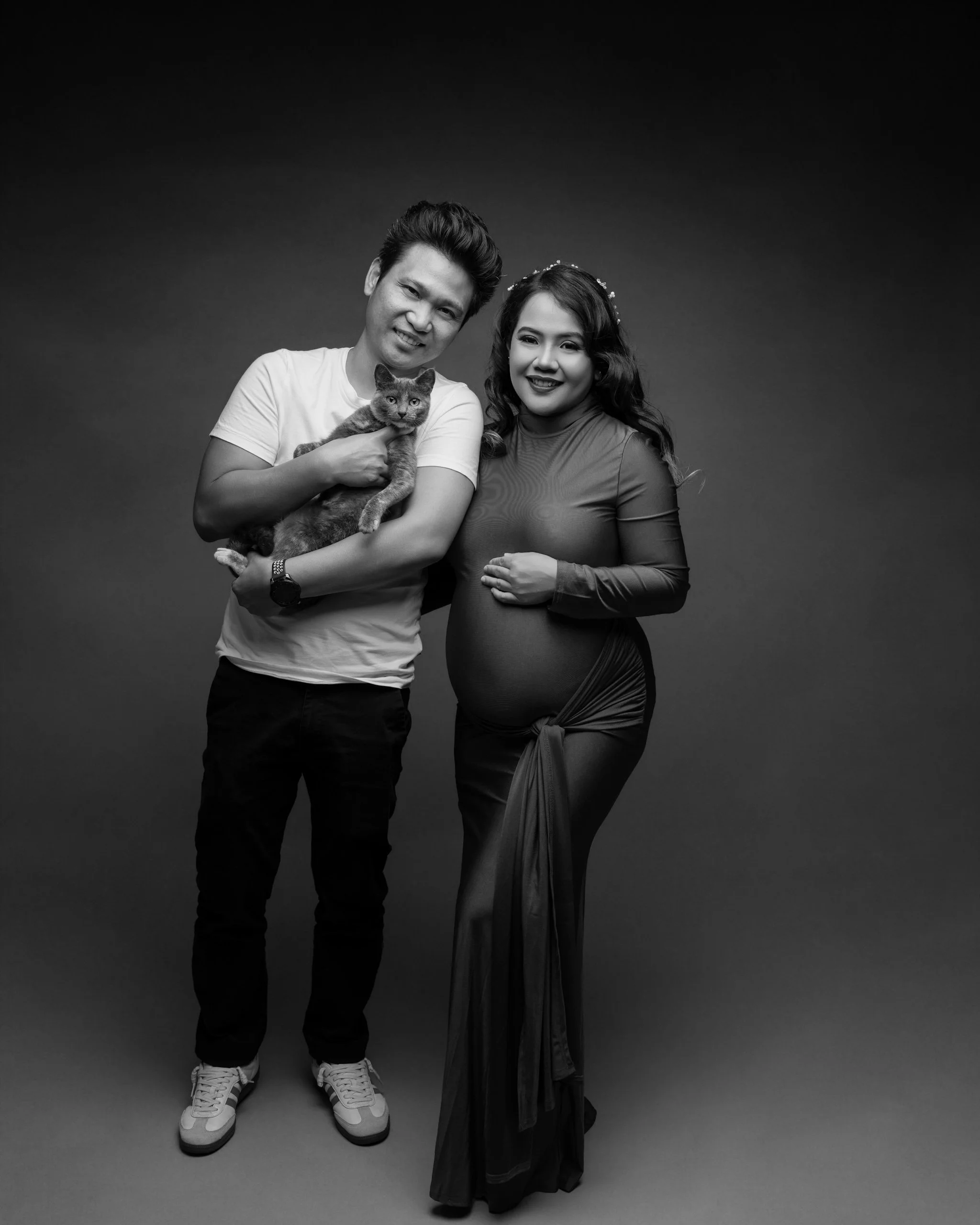 Can You Bring Pets to a Maternity Session?