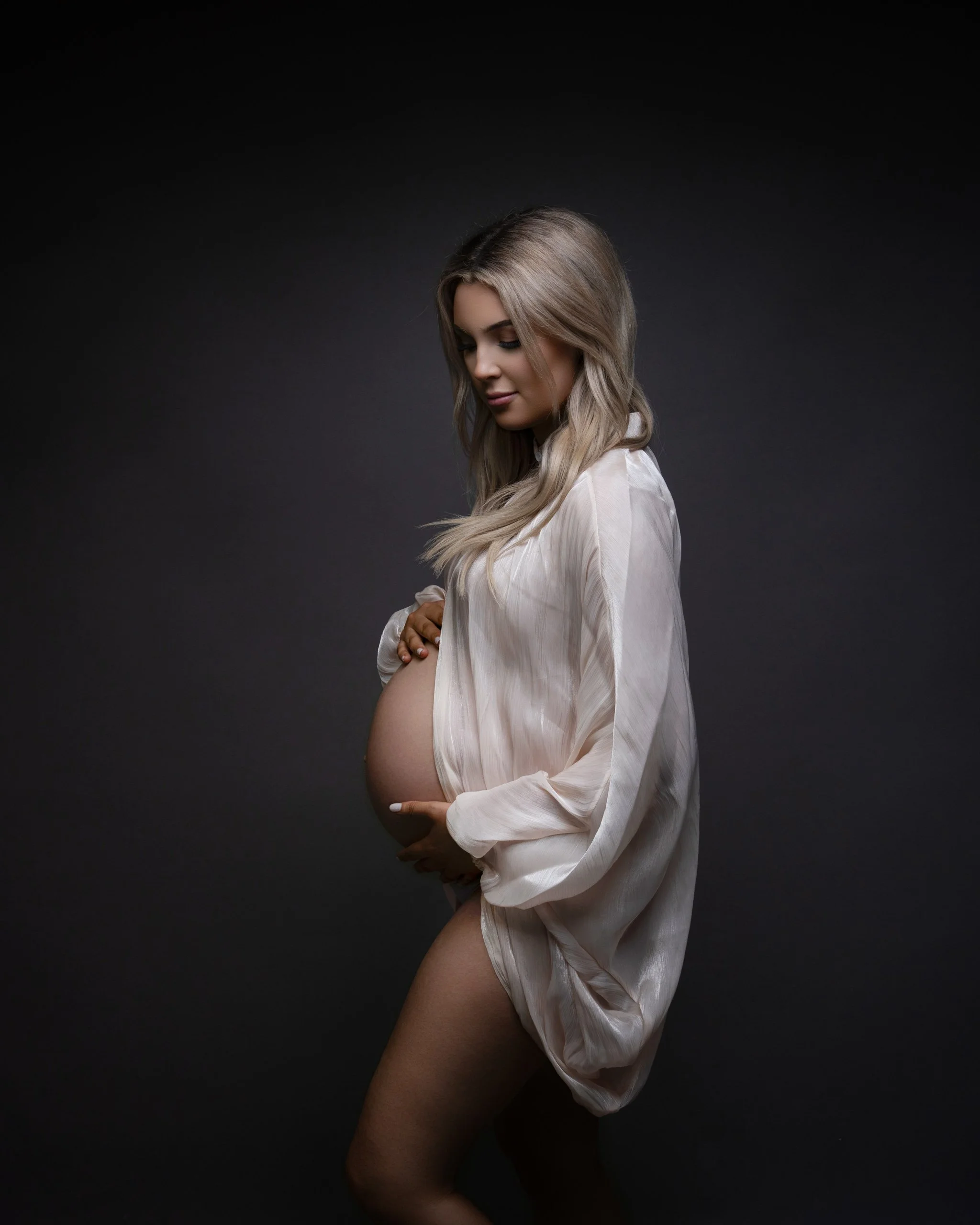 How to Prepare for Your Maternity Photoshoot