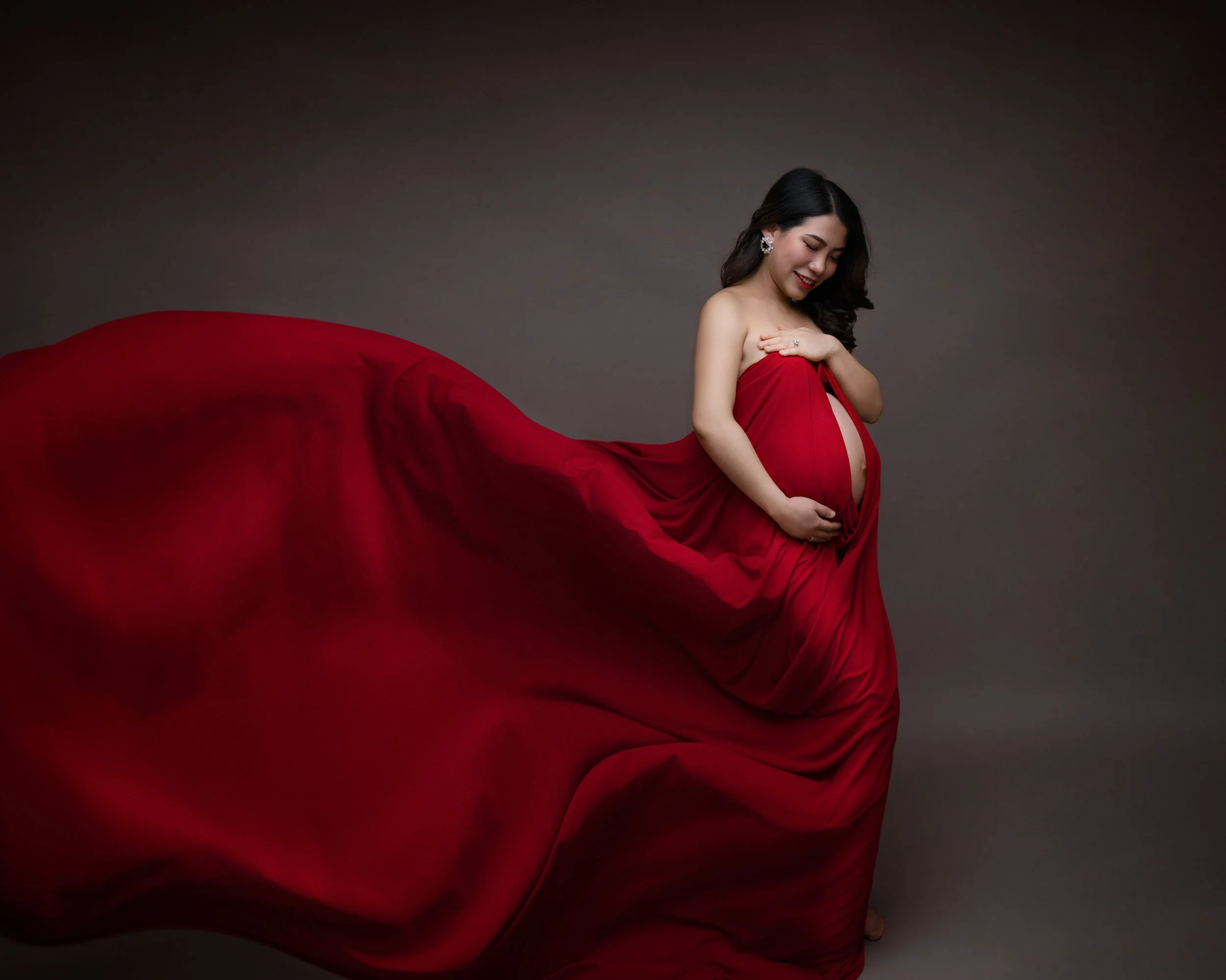 Maternity-auckland-session-red-fabric.JPG