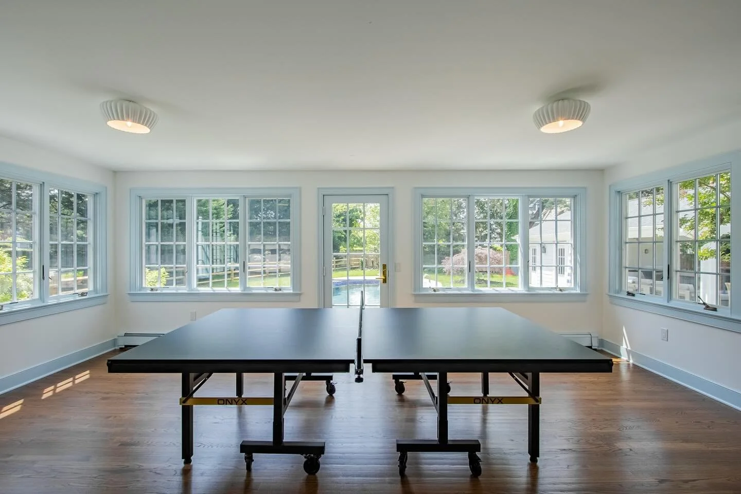 The dreamiest Game Room 🏓🩵☁️