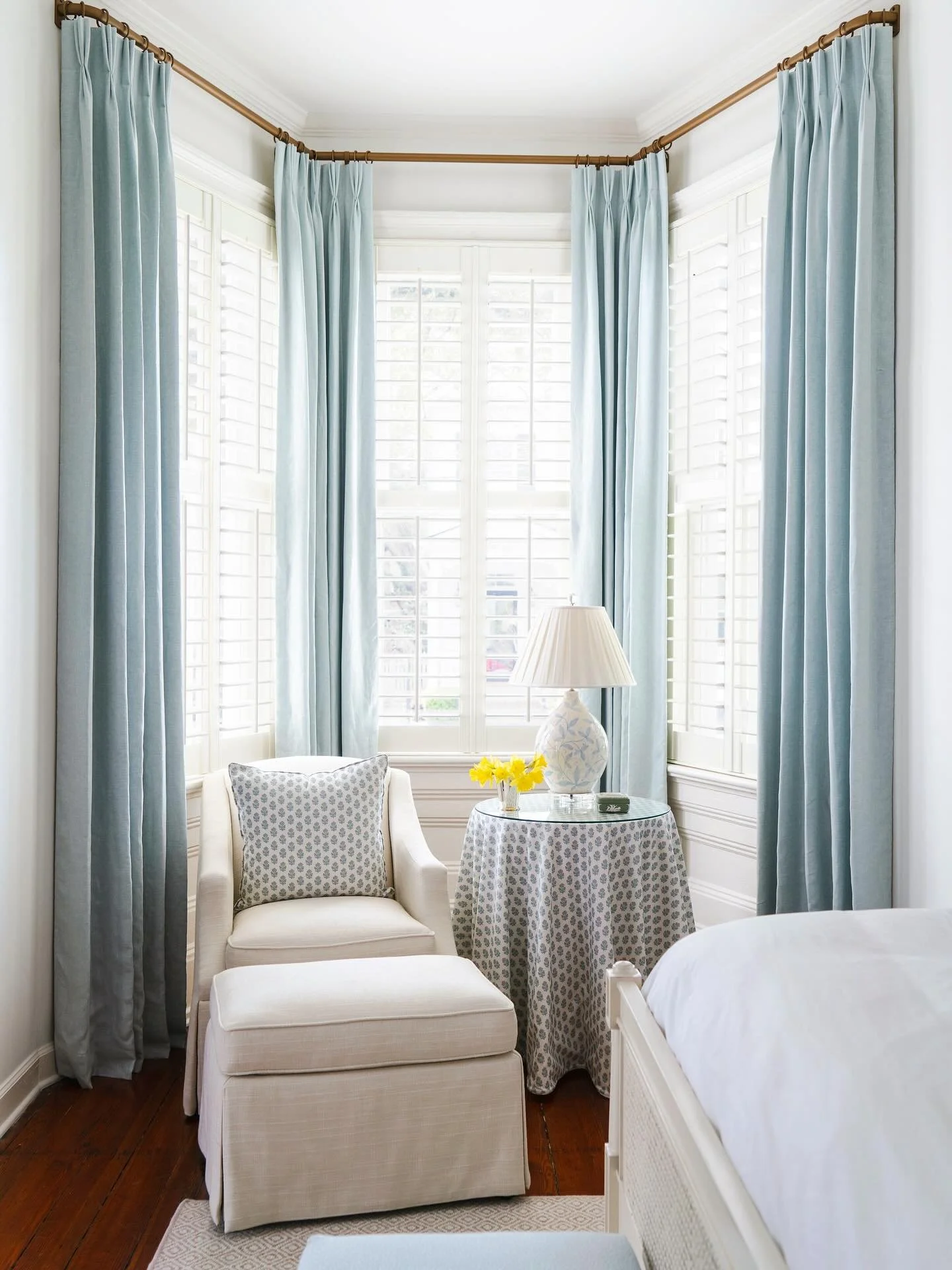 The perfect spot for a chilly morning cup of coffee ☀️☕️