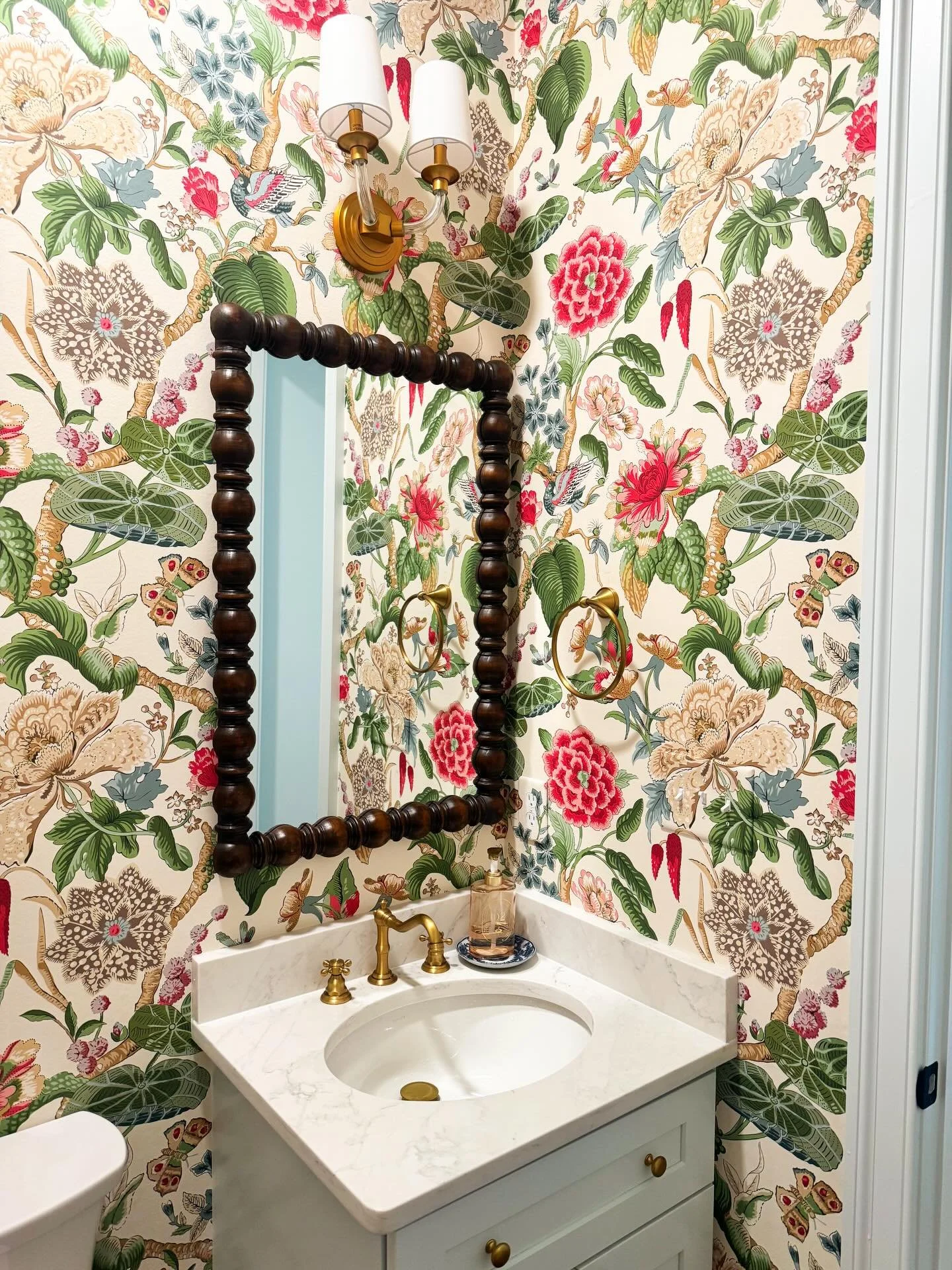 a happy friday at home! 💥