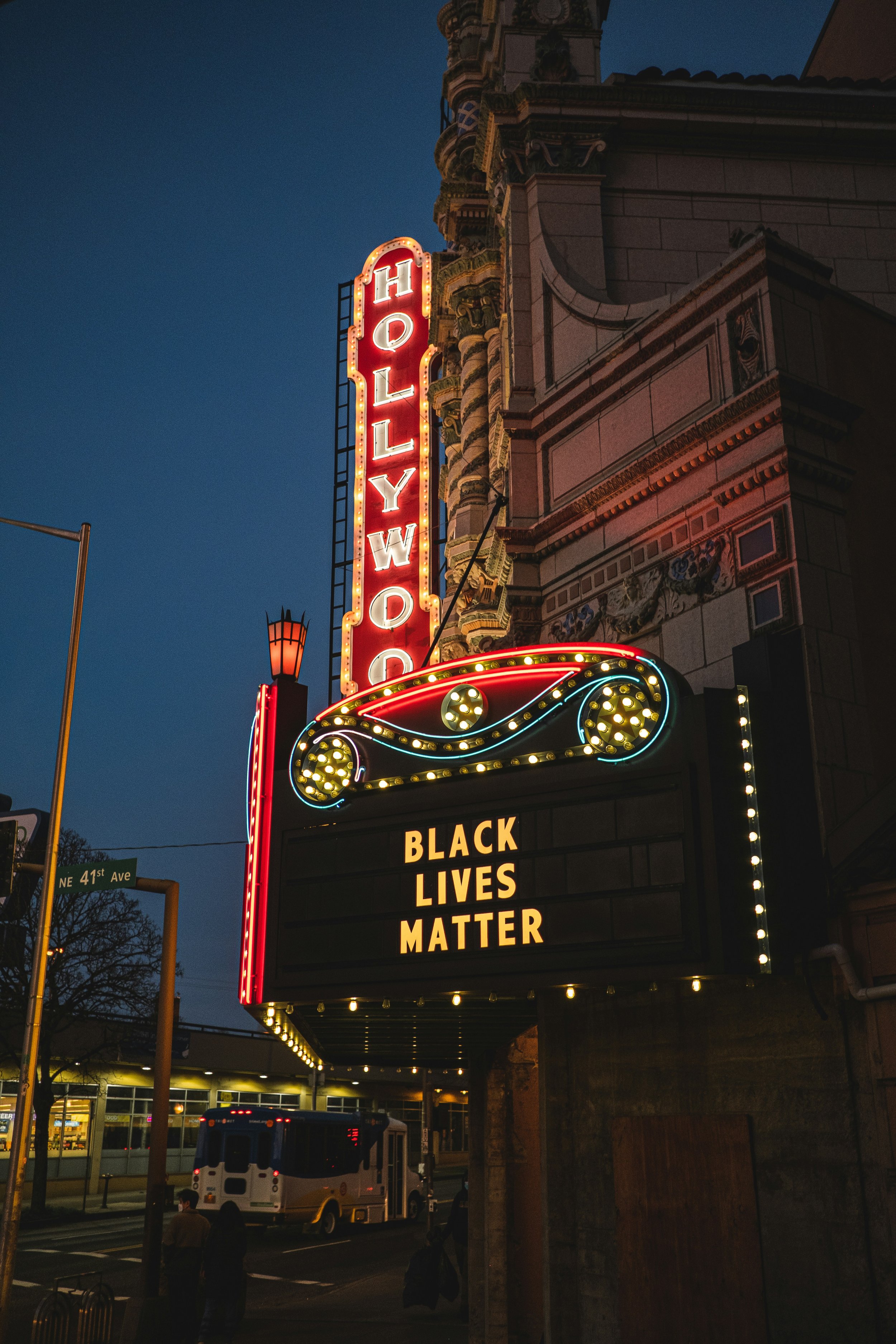 Hollywood: The Dream Factory That Shaped 20th-Century Global Culture