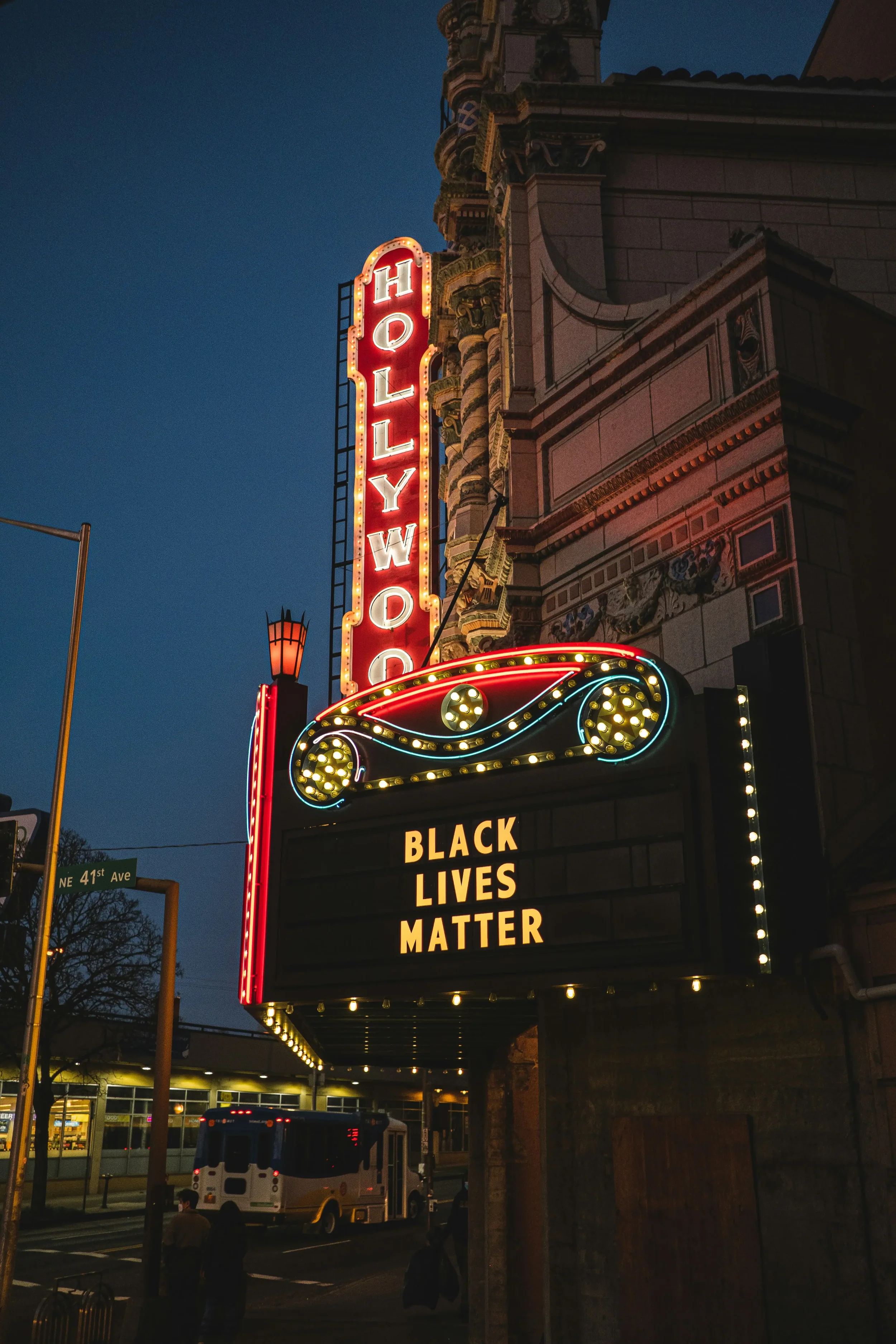 Hollywood: The Dream Factory That Shaped 20th-Century Global Culture