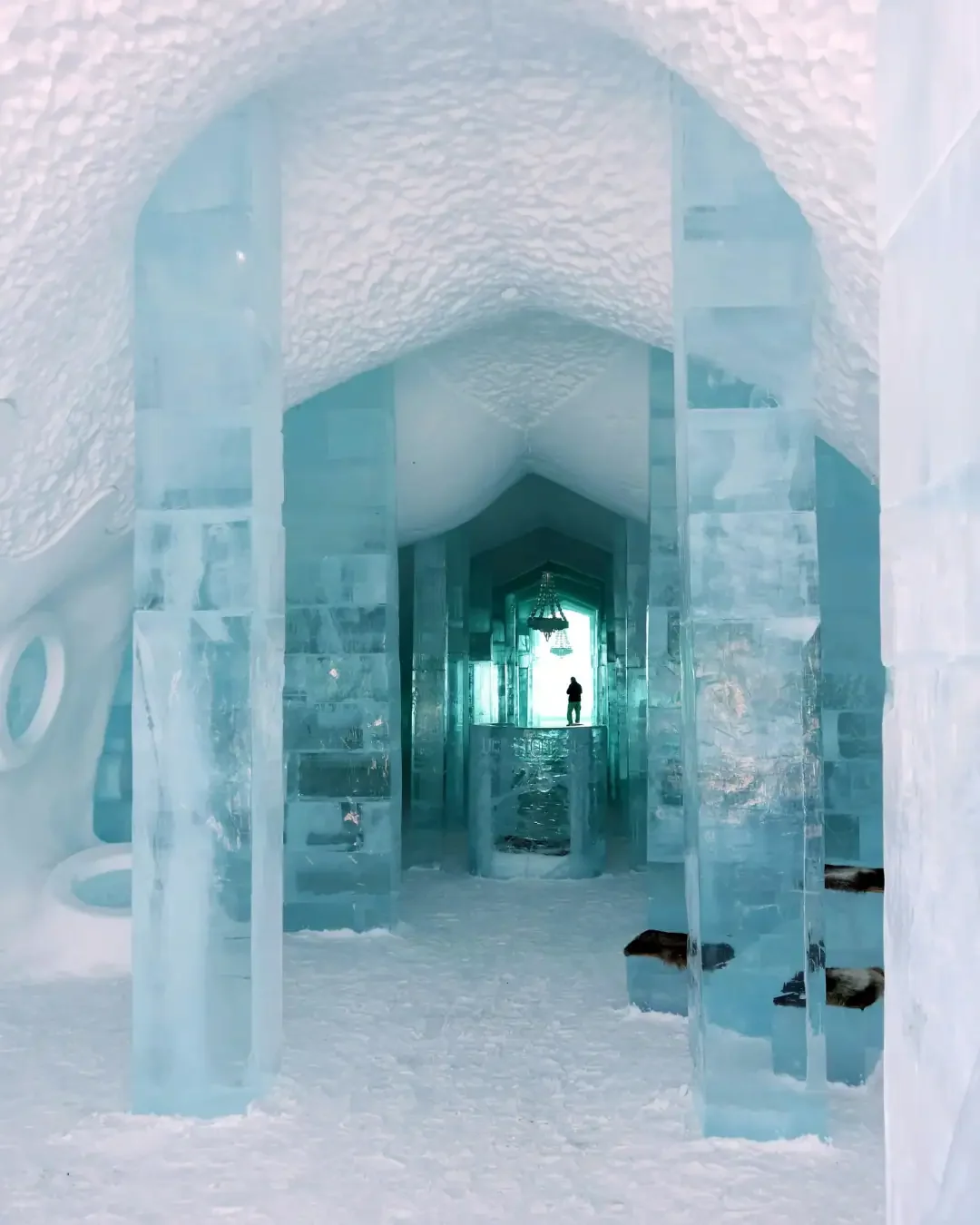 The Icehotel in Jukkasjärvi: Sleep in Art and Ice