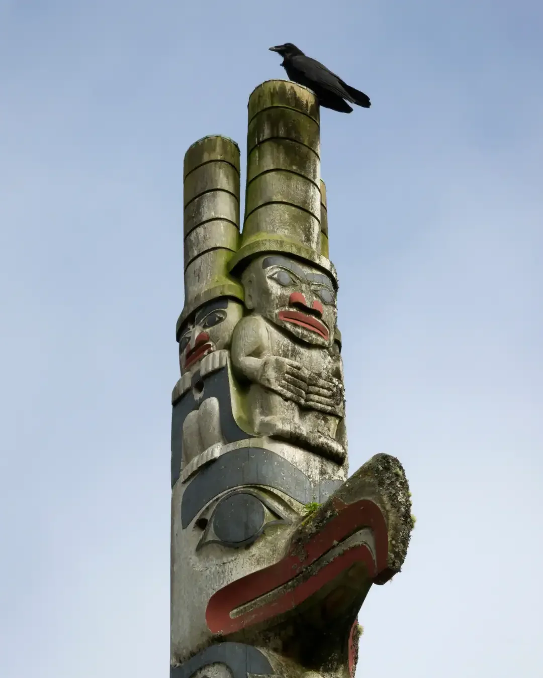 SG̱ang Gwaay: Haida Poles Facing the Pacific