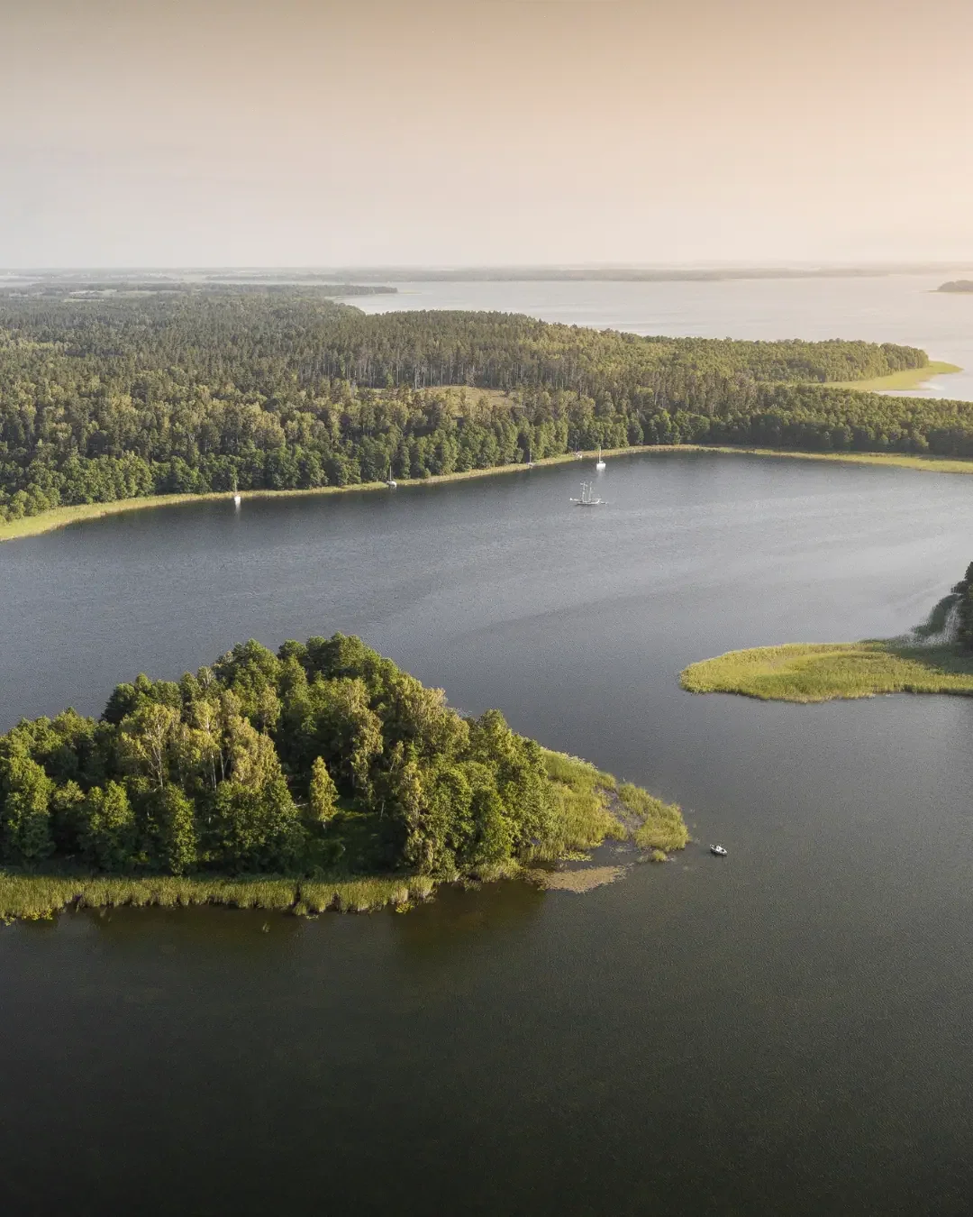 Masurian Lake District: Post‑Glacial Water Labyrinth