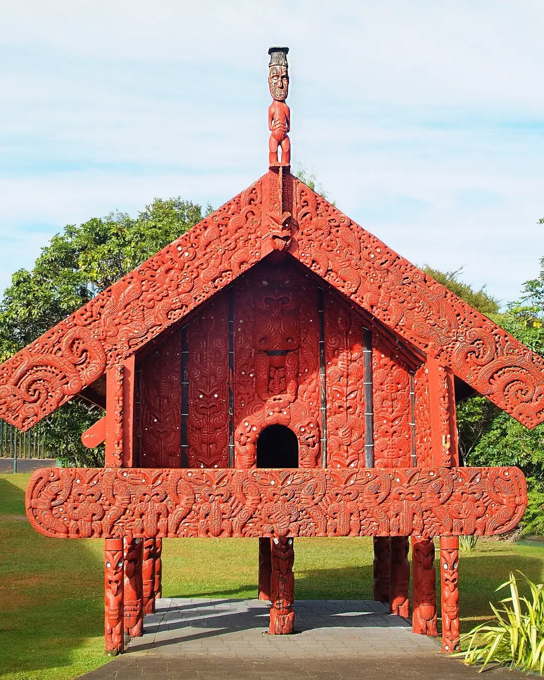 Māori identity as a living tourism presence