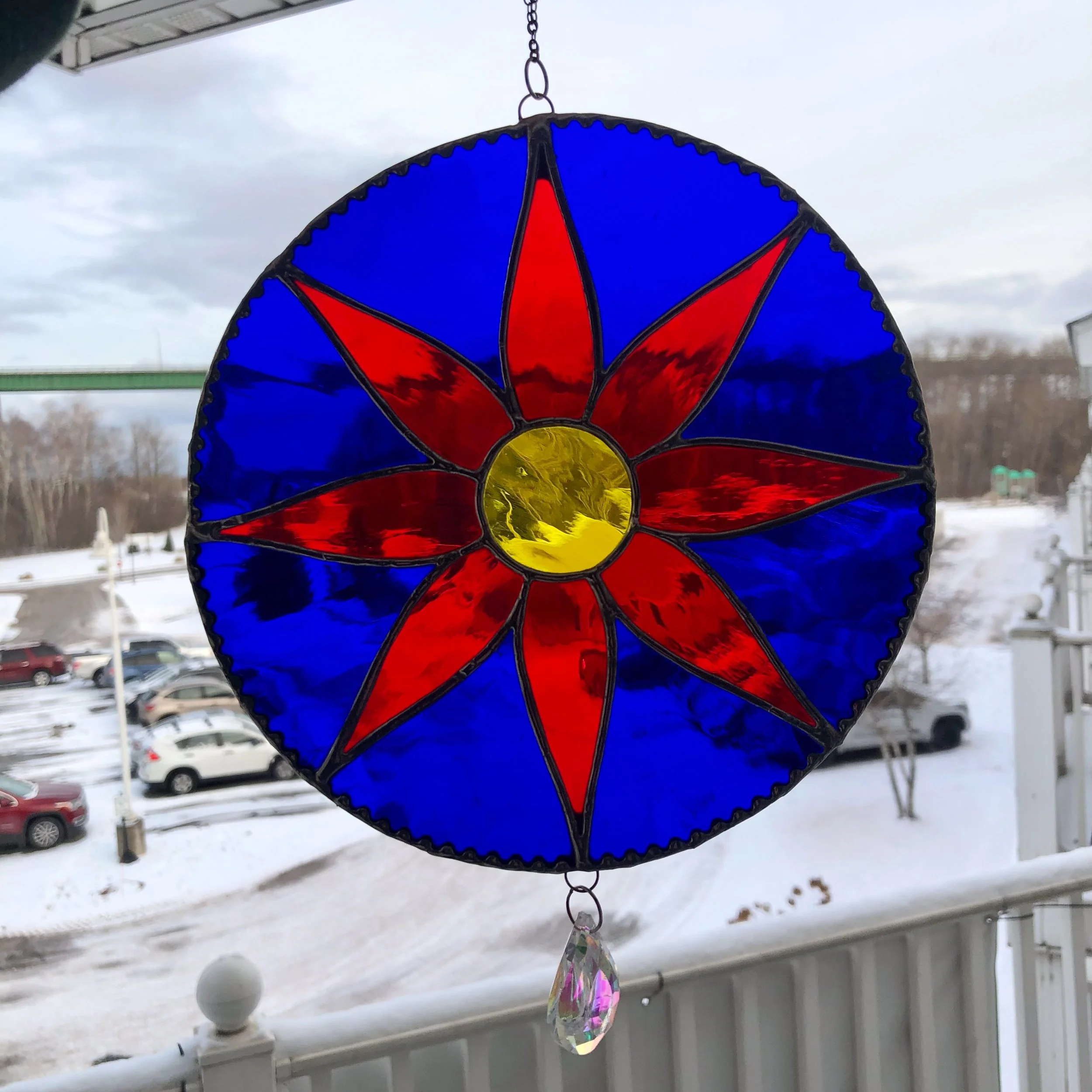 Round Stained Glass Floral Suncatcher – Red, Yellow & Blue Flower Design – Handmade Window Hanging – Colorful Botanical Decor