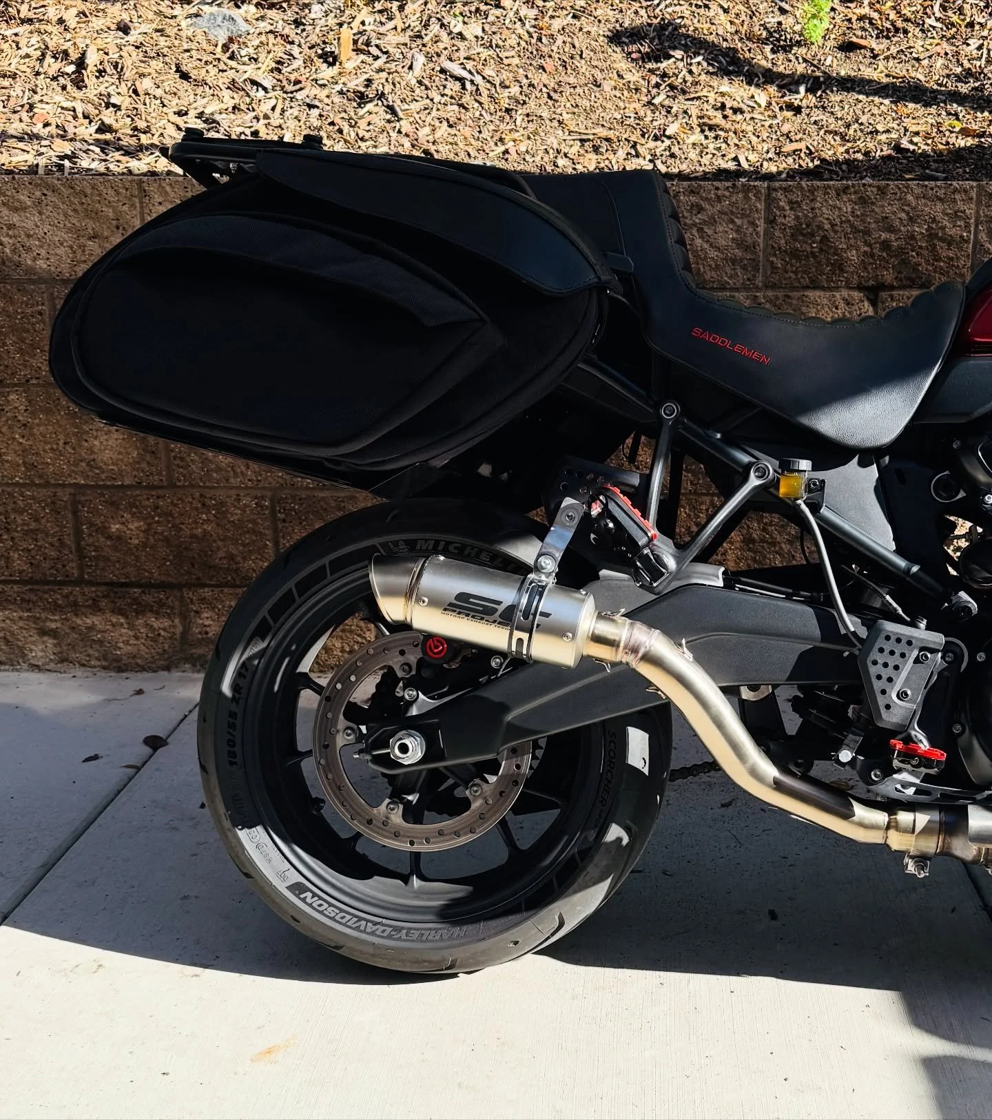 Pan America Leather Pro bag brackets ✅
Comes ready to install with existing Leather pro hardware, these are for the Retro LP bags. LFG 

#panamerica #leatherpros