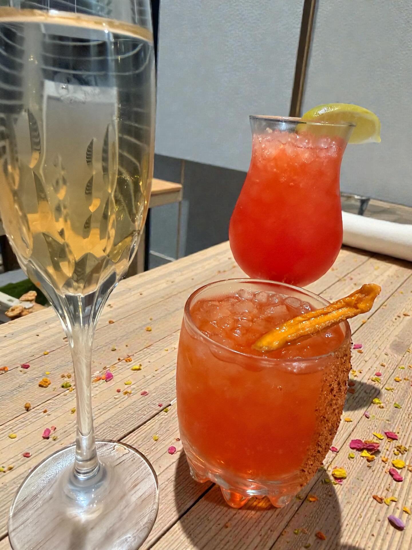 some of our favorite signature drinks and champagne
Comment &ldquo;signature&rdquo; for more info

Book Eclipse for your next event 
Coffee or Cocktails, we&rsquo;ve got you covered. 🌒✨

#EclipseCoffeeAndCocktails
#EclipseCoffee
#ScottsdaleCoffee
#P