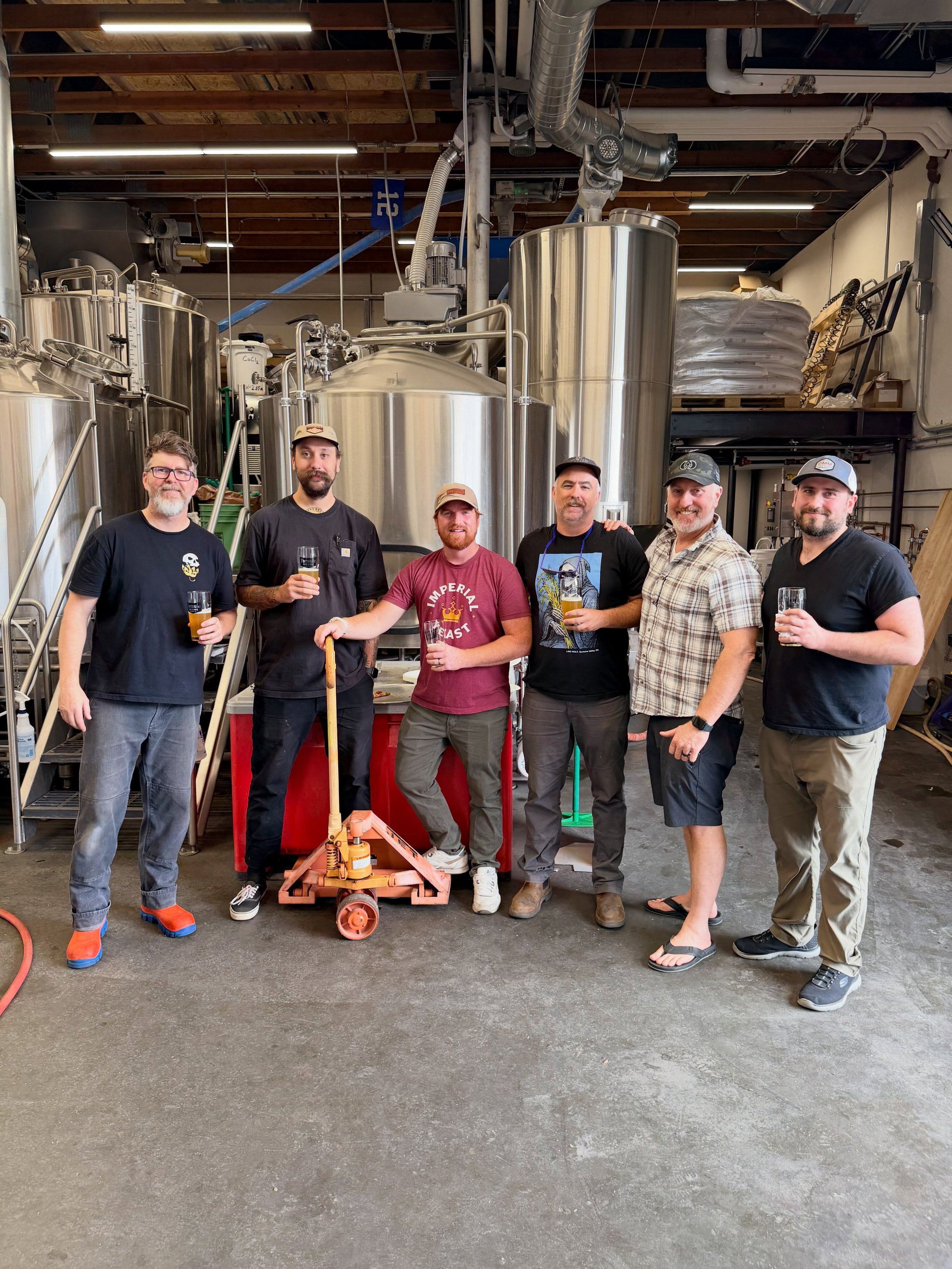 Fridays are for brewing (and drinking!) great beer with great people.

We teamed up with our friends at @sunriverbrewing, @lincmalt and @coldstreammalt to brew a special beer for Grain Maker. 

We were also joined by our friends from @chainlinebrew

