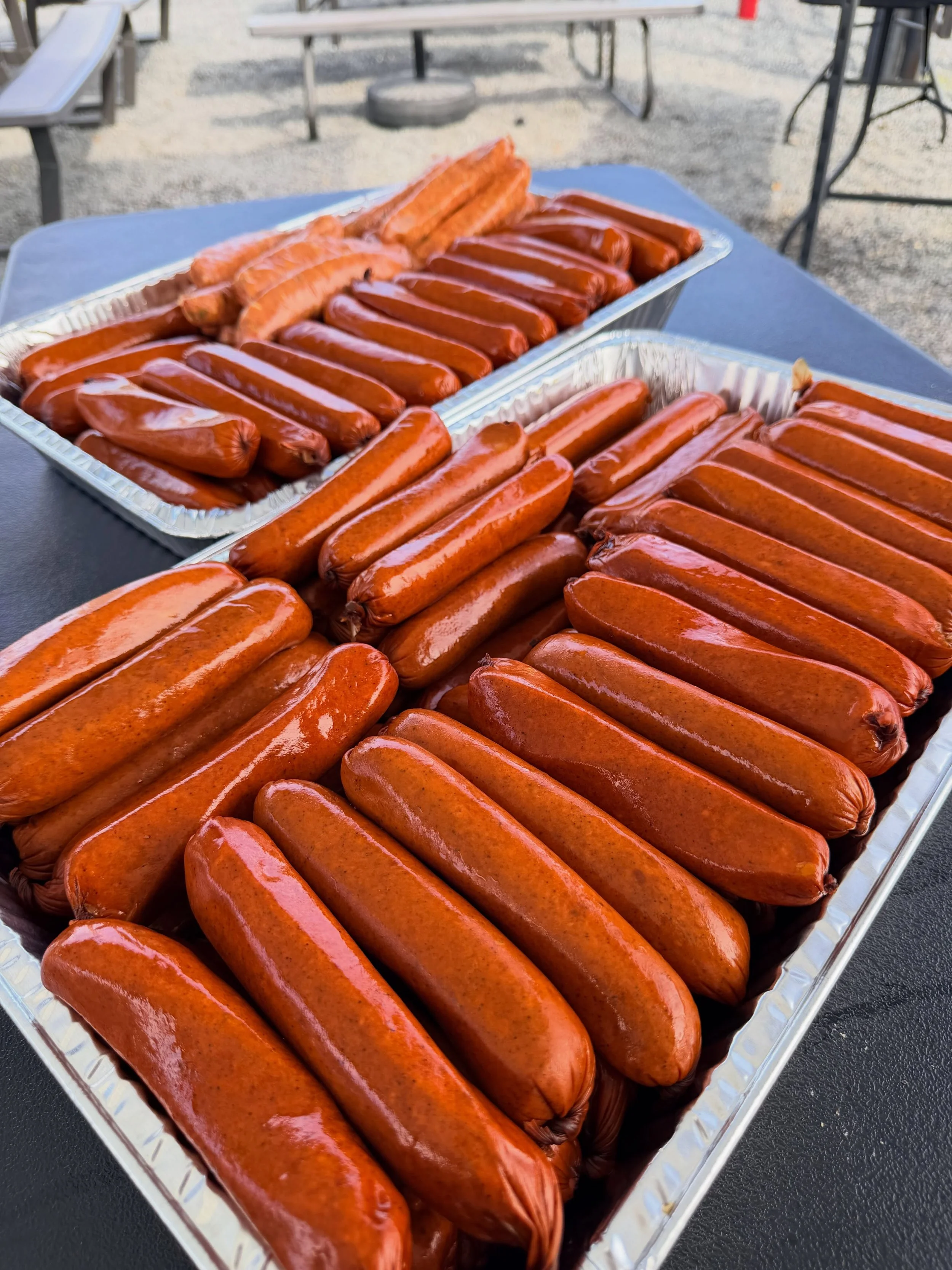 The meat madness has begun! Stop by today from 4-8pm to grab some beer and tasty bbq by meathouse 🔥🥩🍻