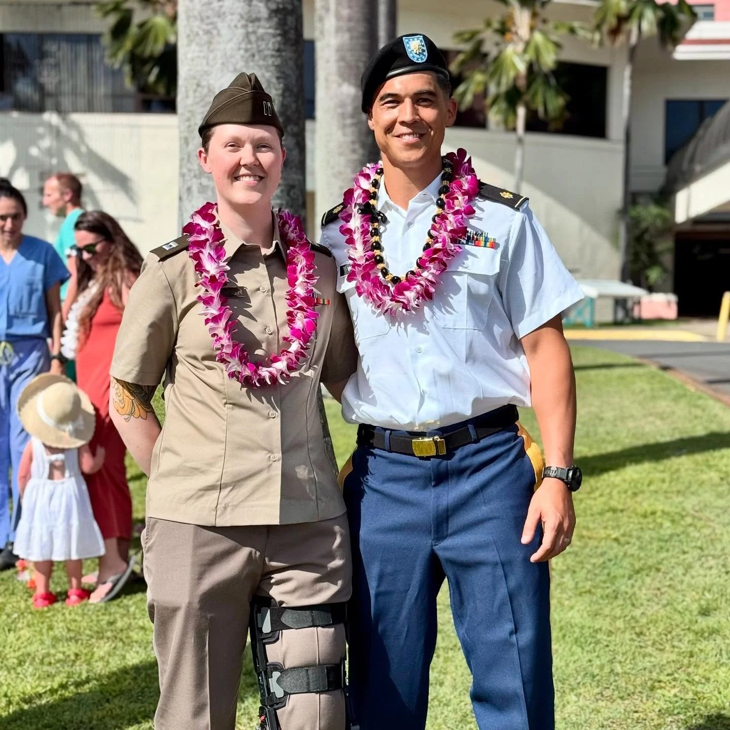 Mahalo and congratulations to our graduated chiefs Dr. Jeff Wake and Dr. Maggie Scribner as they take the next step in their career as orthopedic surgeons! 

We&rsquo;re incredibly proud of your hard work and how far you&rsquo;ve come 🤙🏾🦴 #Tripler