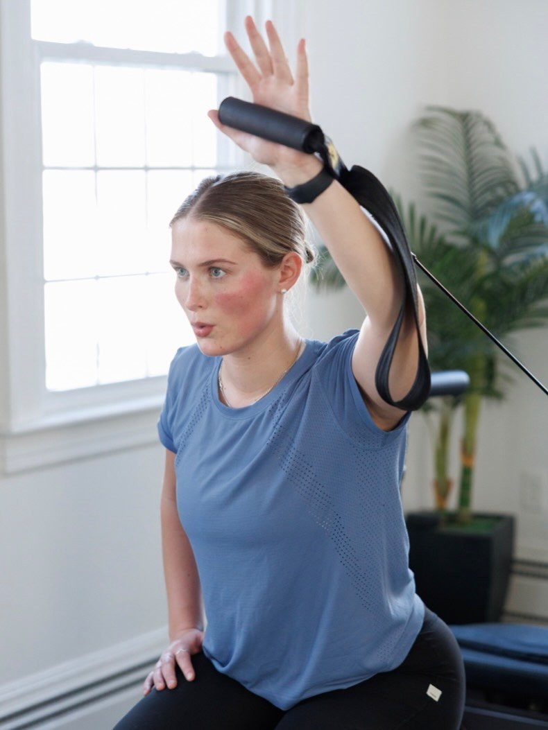 Controlled strength > rushed reps.

In Athletic Pilates, it&rsquo;s not about how fast you move, it&rsquo;s about how intentionally you move. A single-arm variation like this single arm shoulder press forces the body to resist rotation, find align