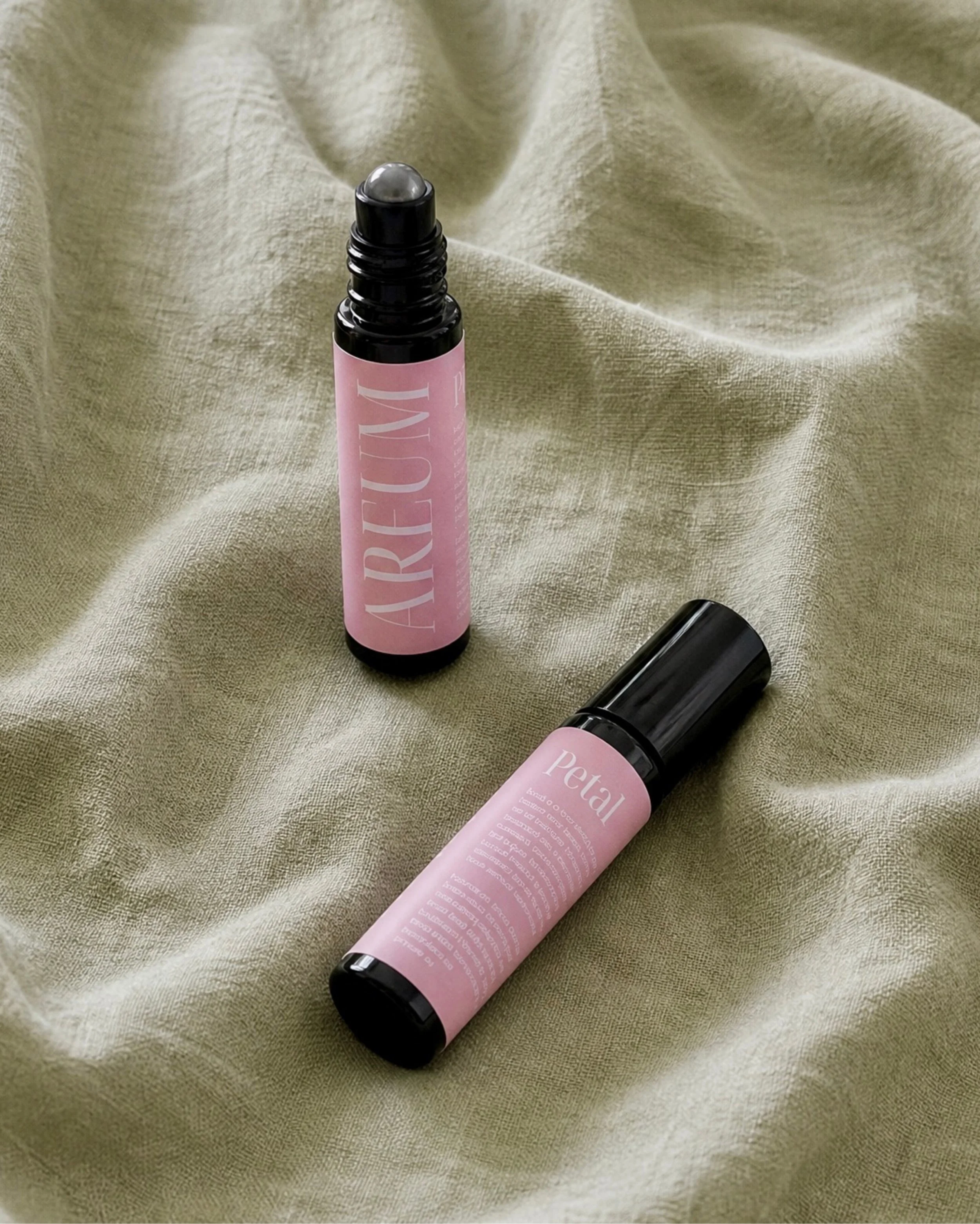 Introducing Petal.

A nourishing lip oil created to soften, smooth and comfort the lips, leaving behind a quiet, natural gloss.

Made with a considered blend of certified organic botanical oils, Petal cushions dryness and helps protect against moistu